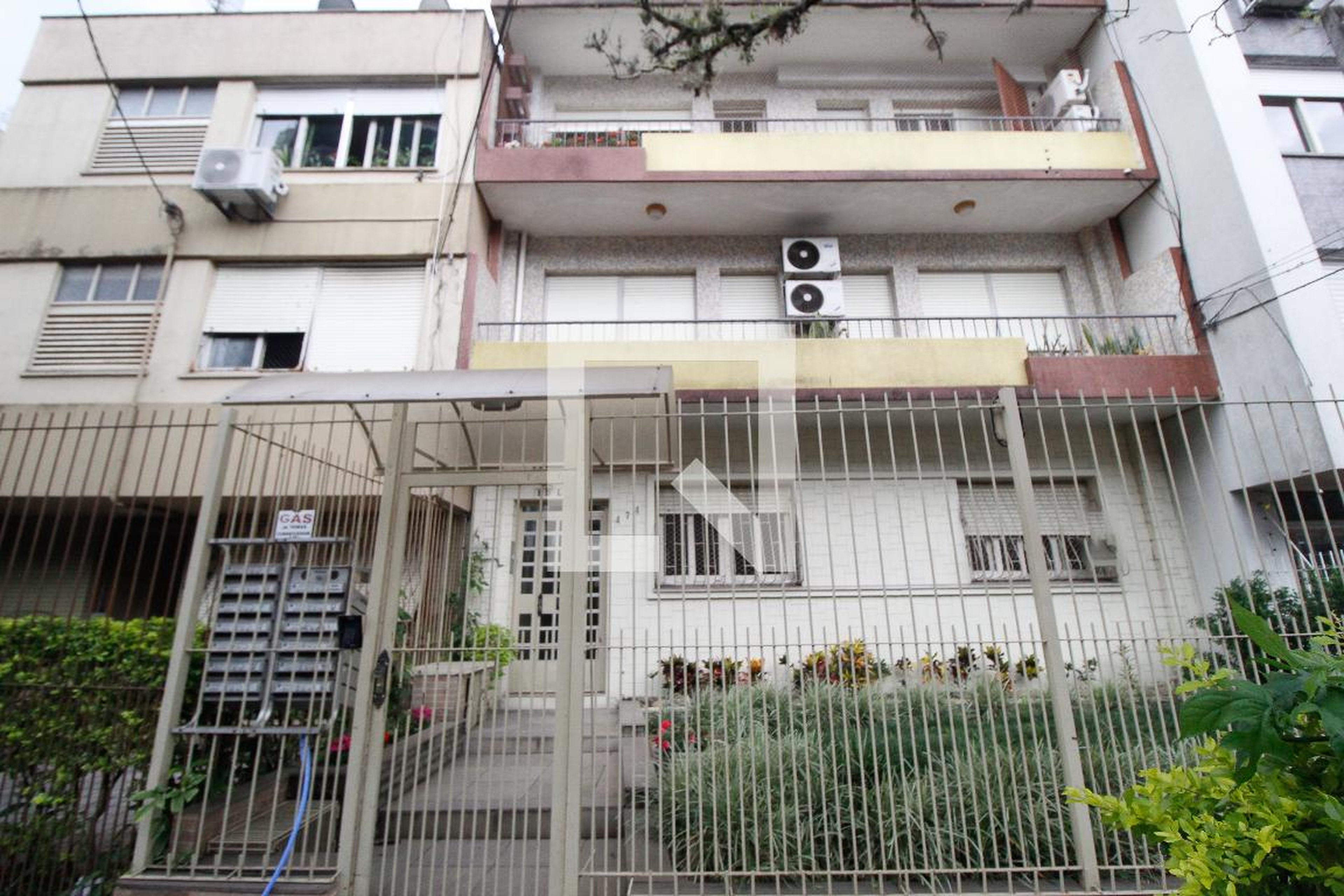 Fachada Condomínio em Rua Fernandes Vieira, 474