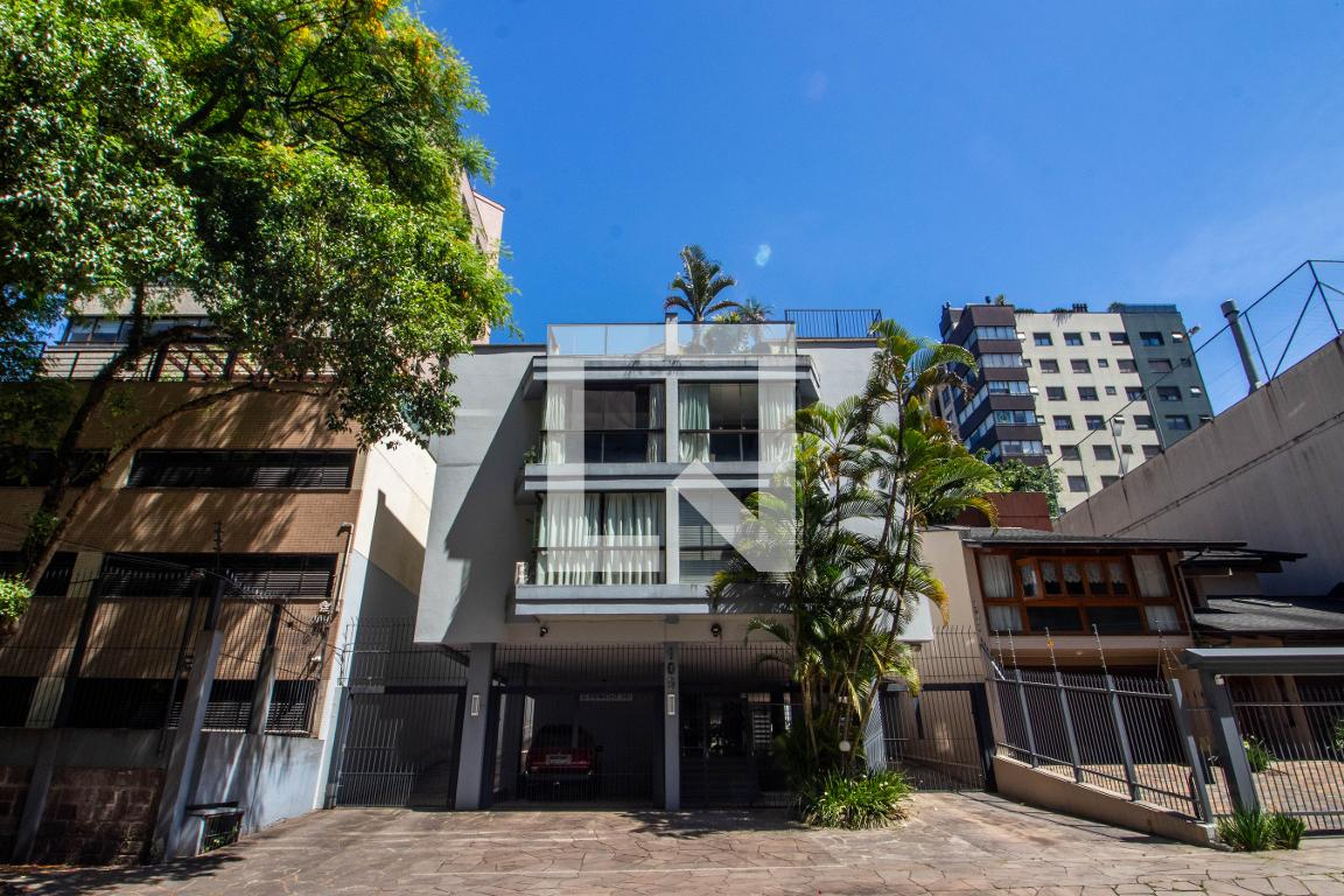 Fachada Condomínio em Rua Doutor Tauphick Saadi, 100