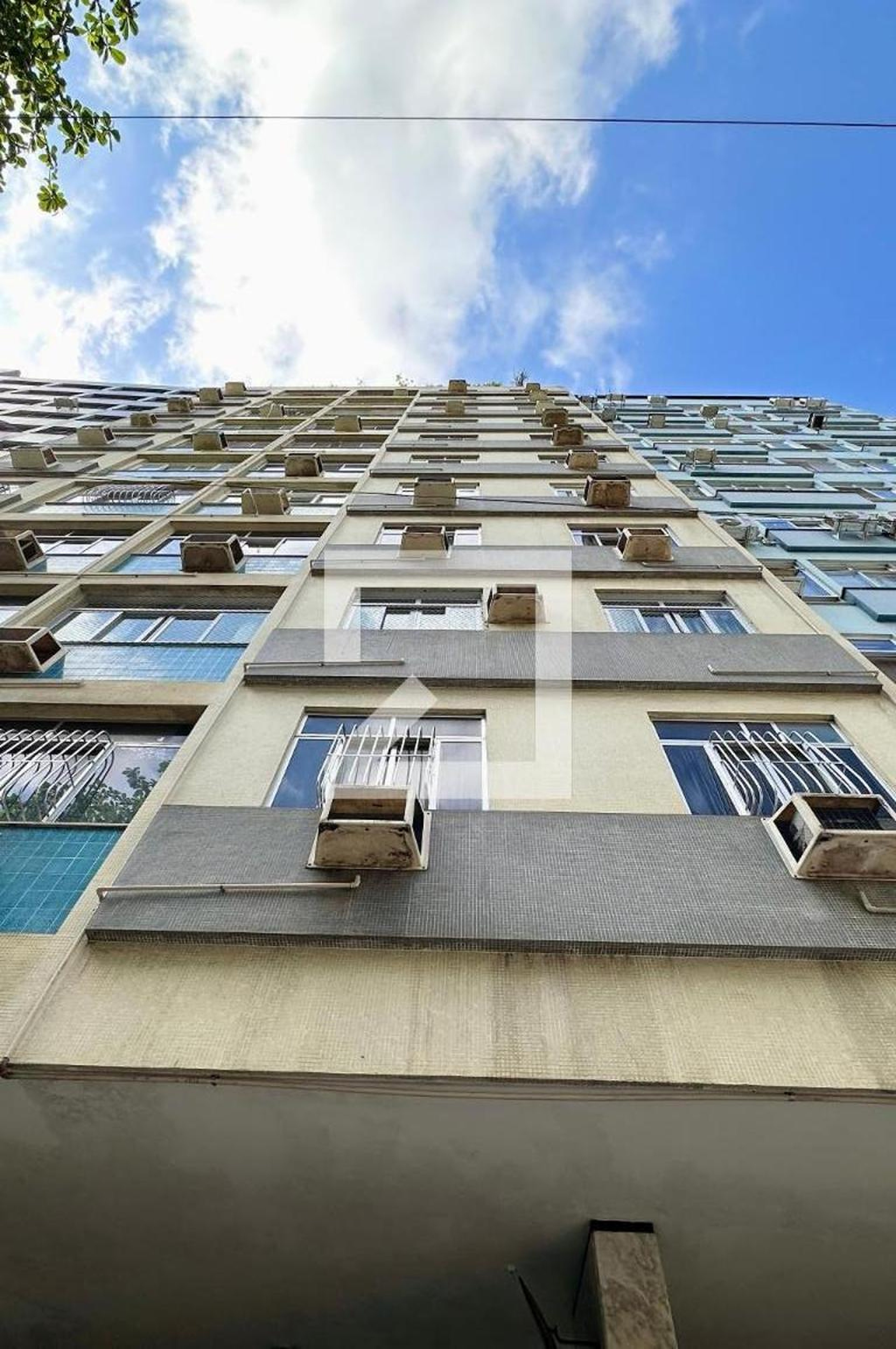 Fachada Condomínio em Rua Dois de Dezembro, 72