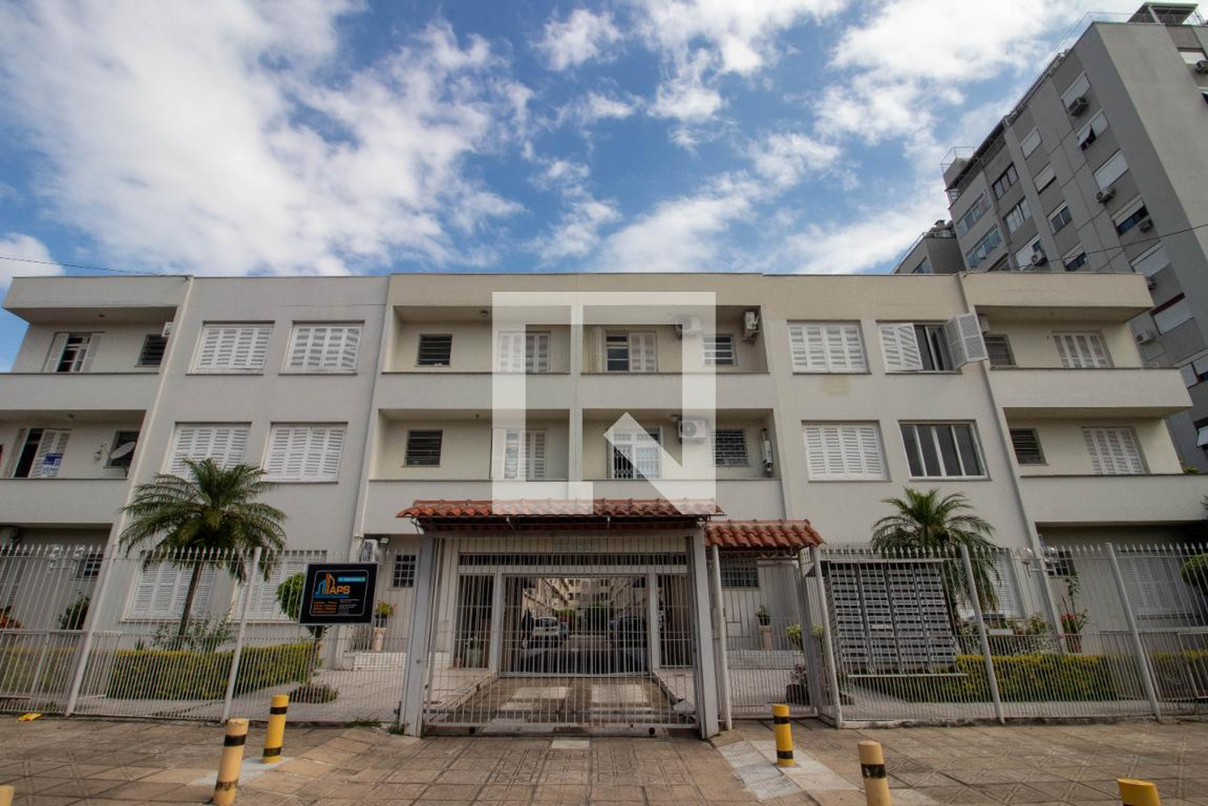 Fachada Condomínio em Rua Padre Hildebrando, 615