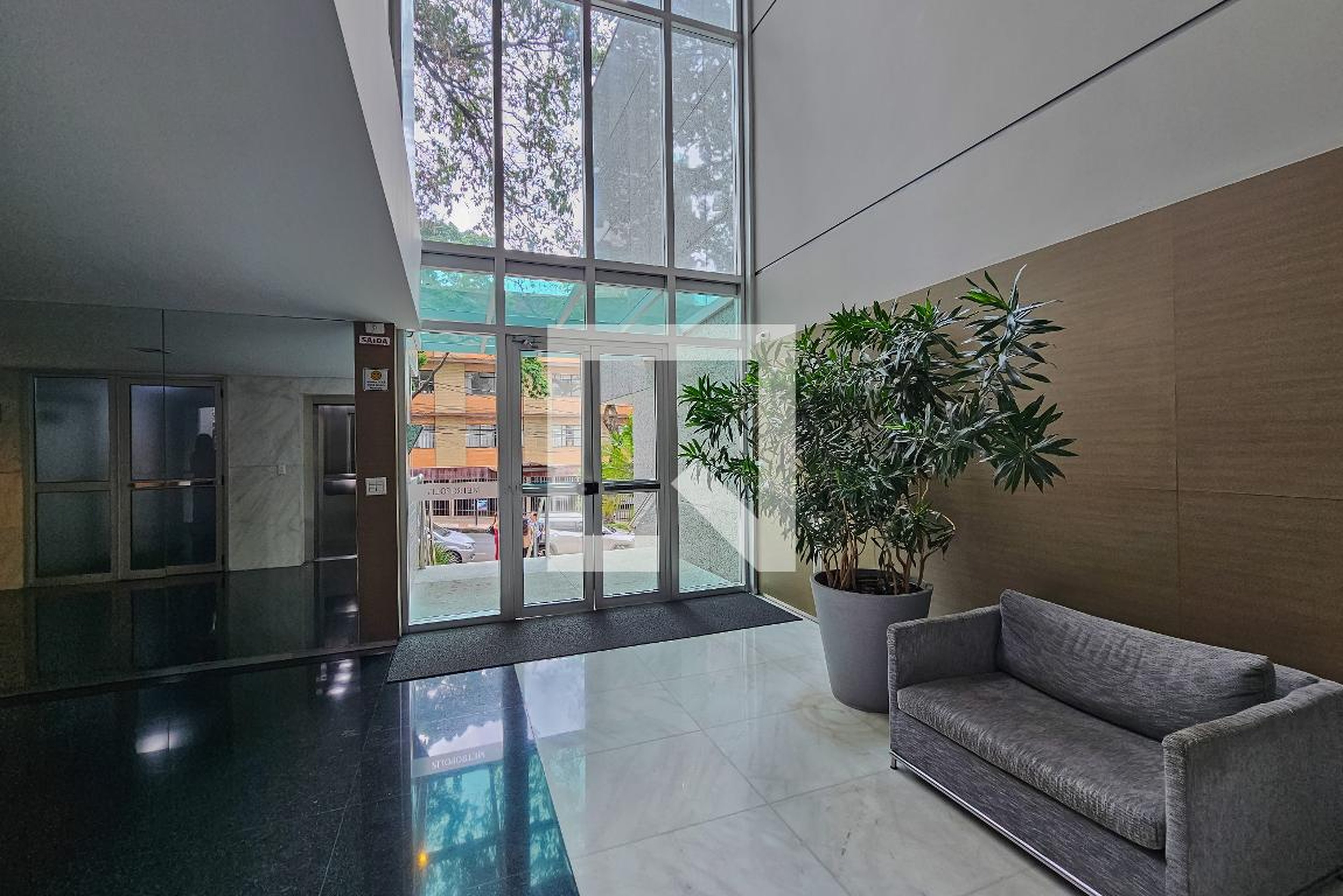 Hall social - Metropolis