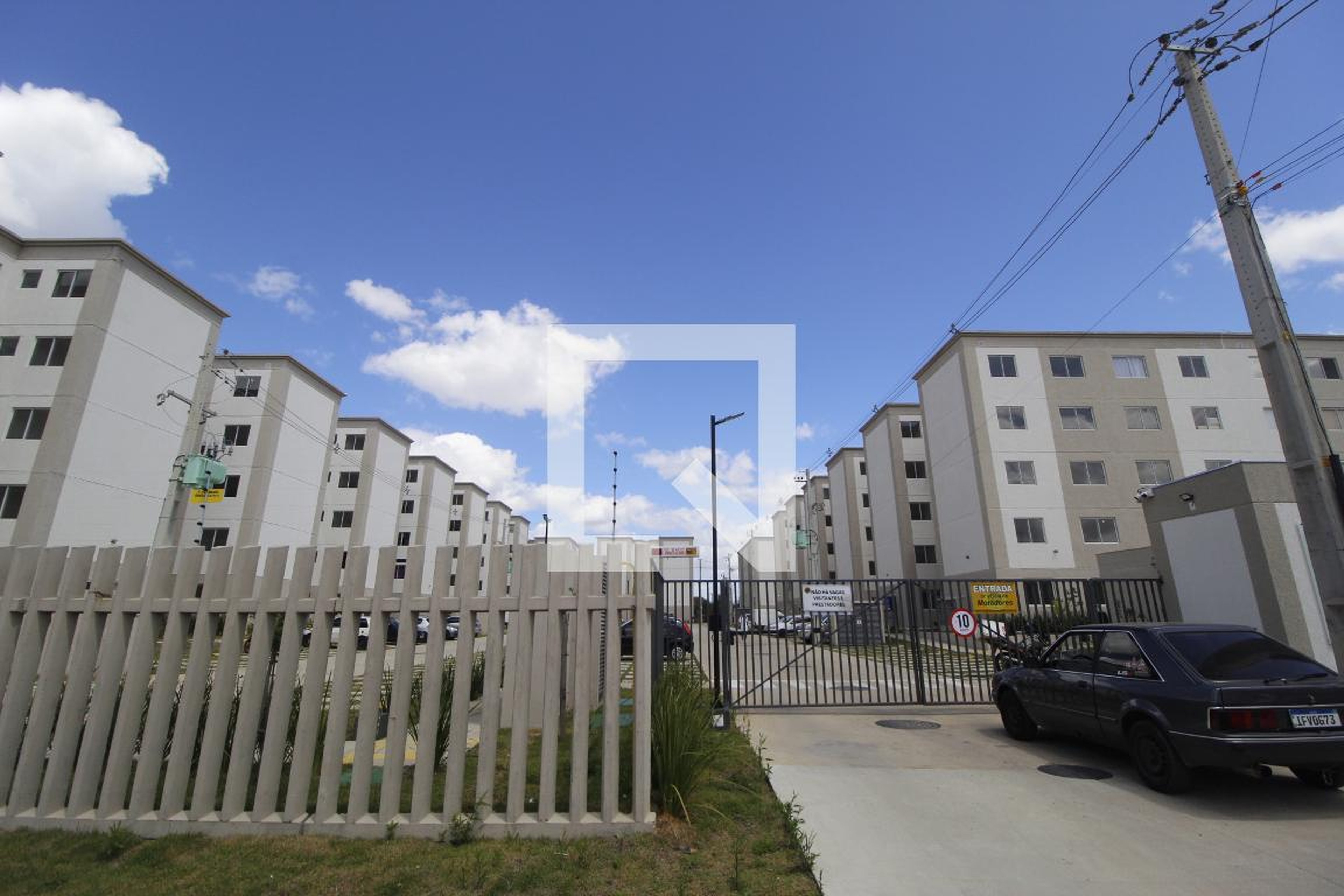 Fachada Condomínio em Rua João Paris, 609