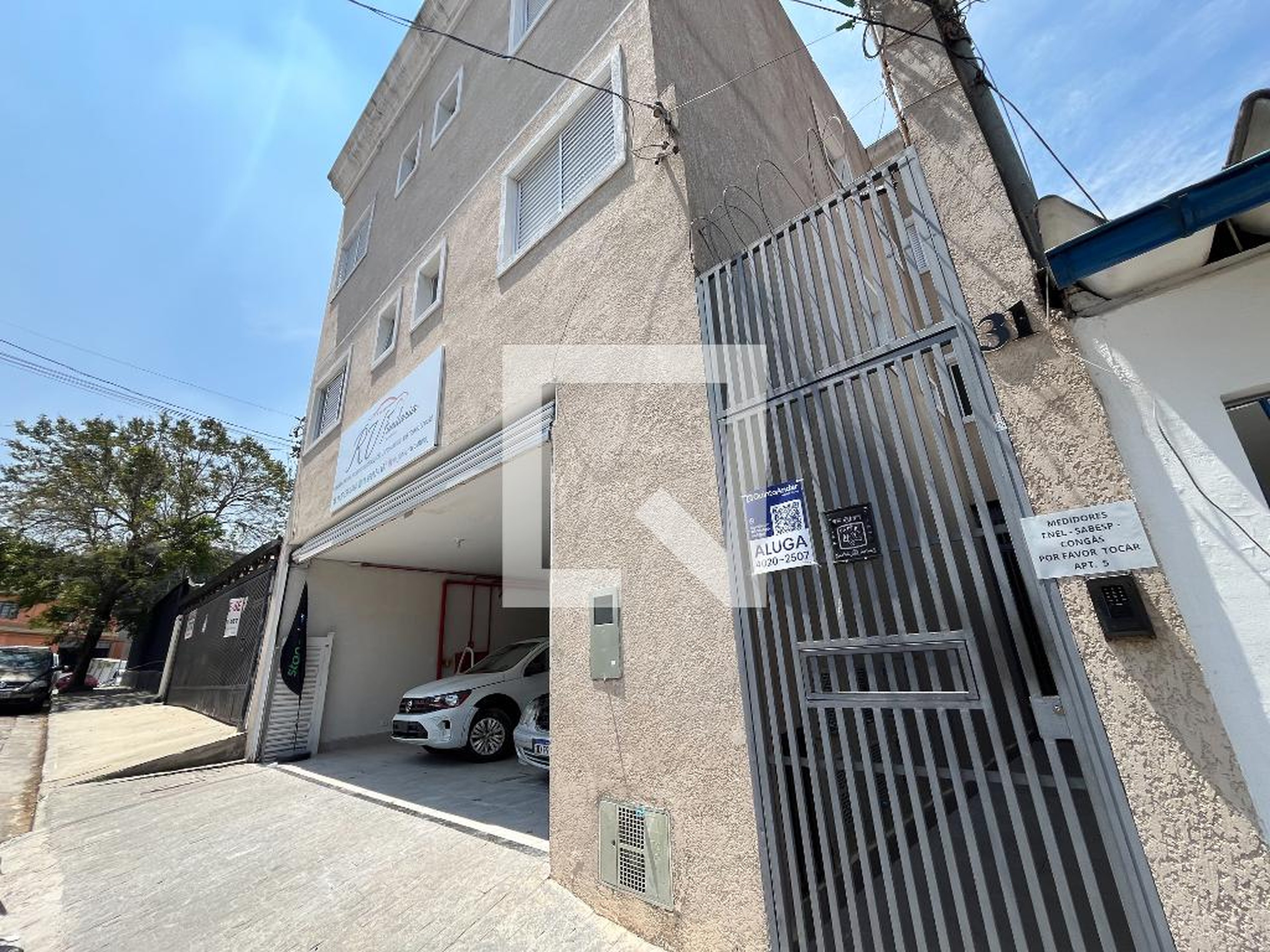 Fachada Condomínio em Rua Acácio Vasconcelos, 35