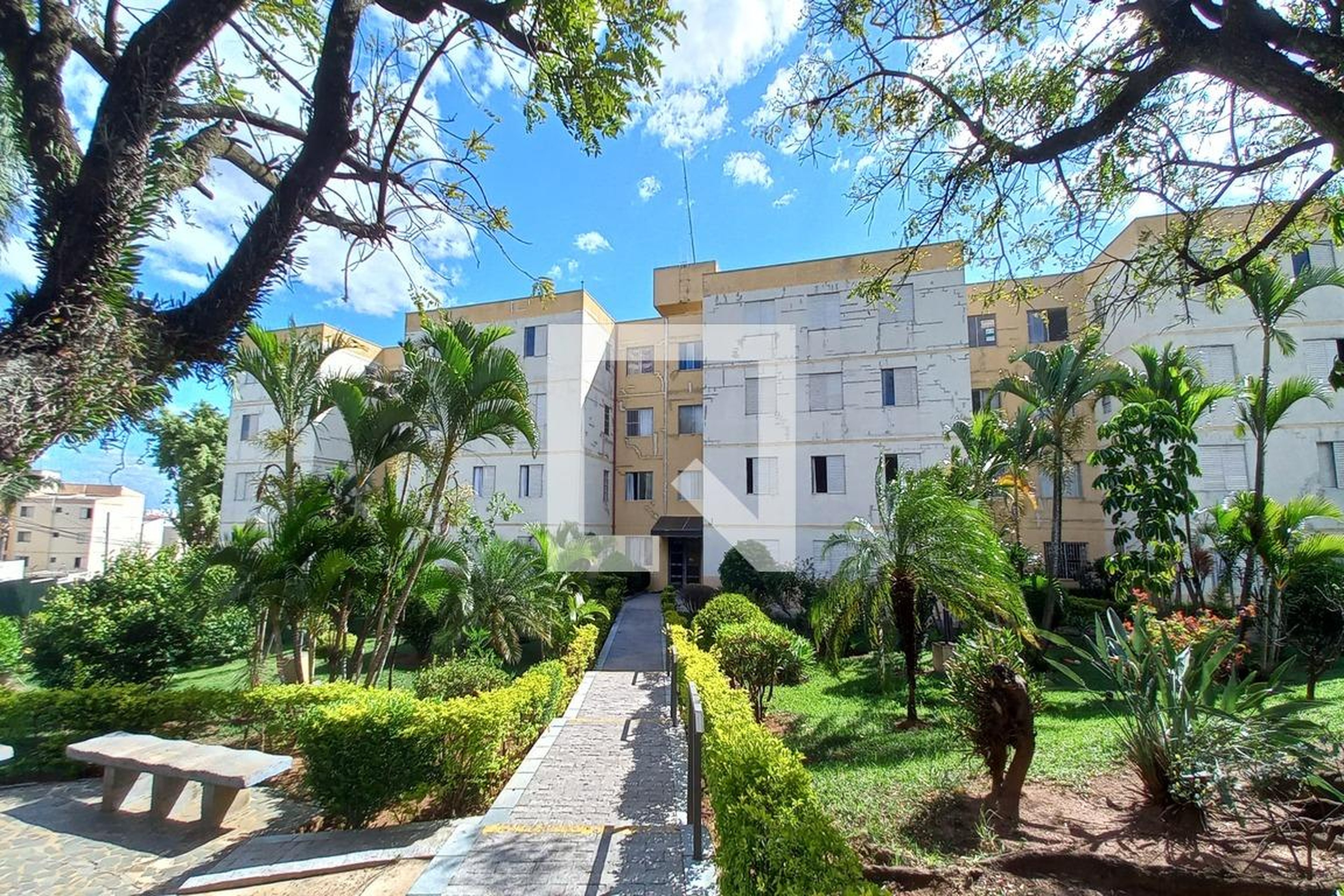 Fachada do Prédio Residencial Bandeirantes - Portaria F