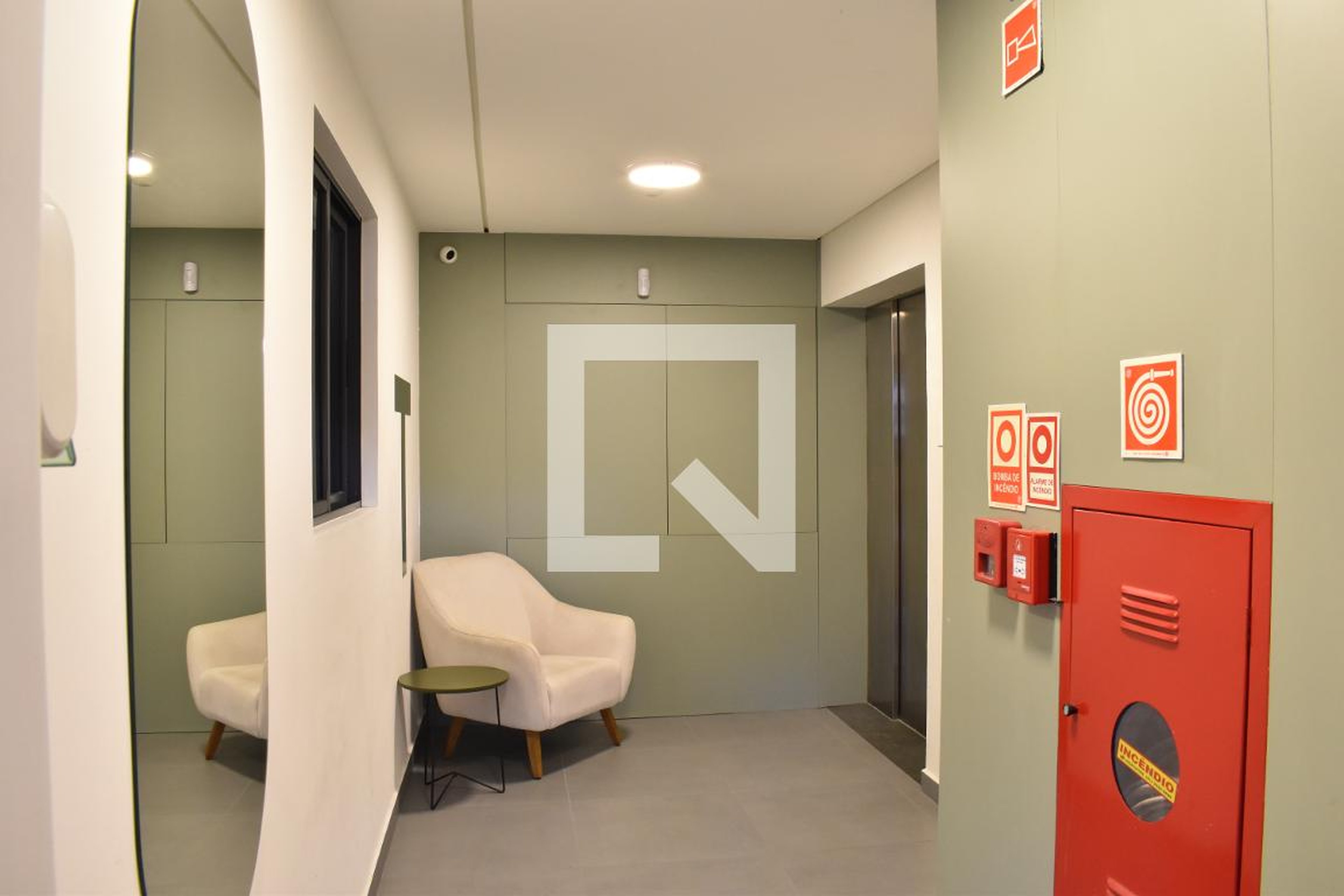 Hall de entrada - Land Urban Habitat