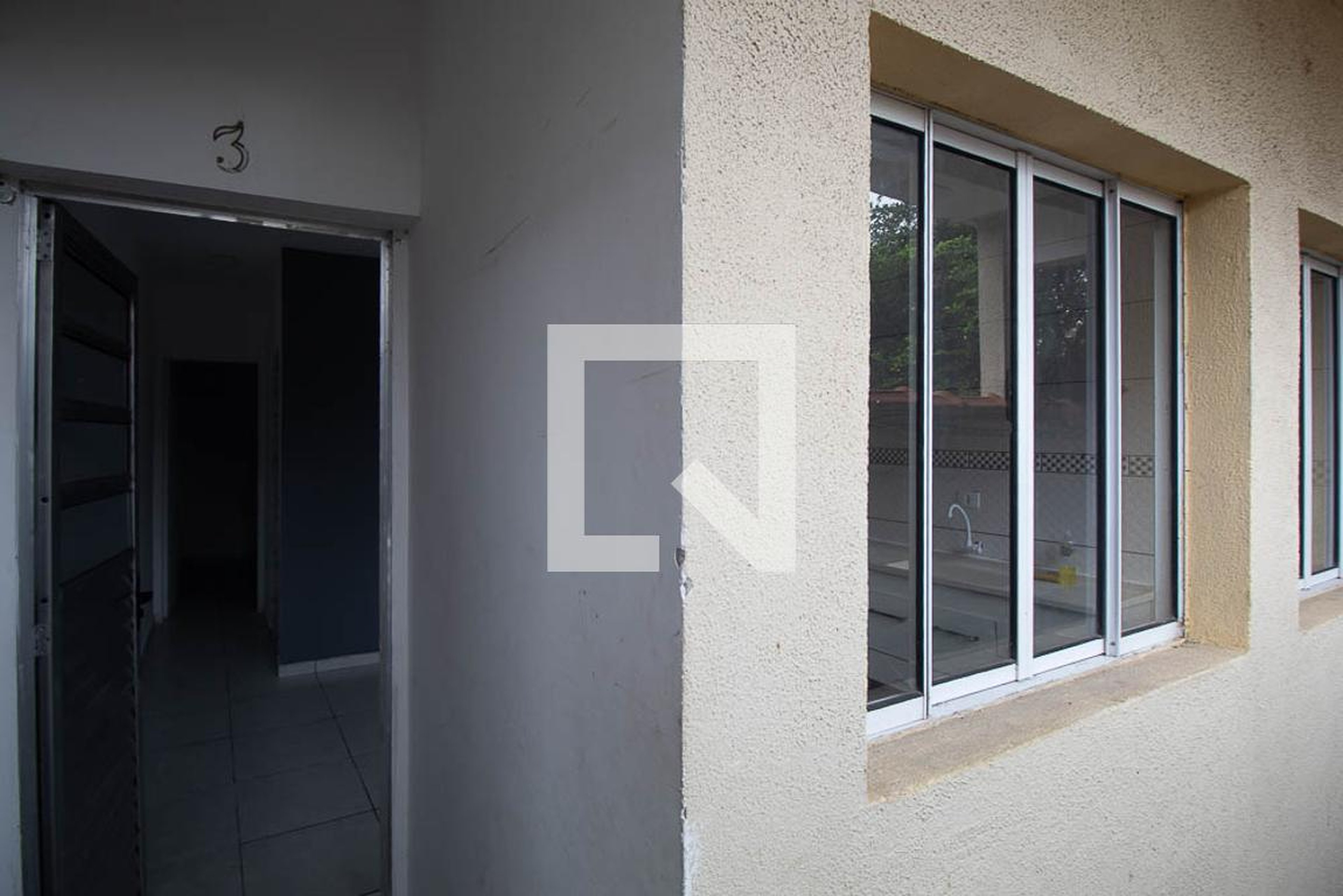 Fachada Condomínio em Rua Florinda Barbosa, 43