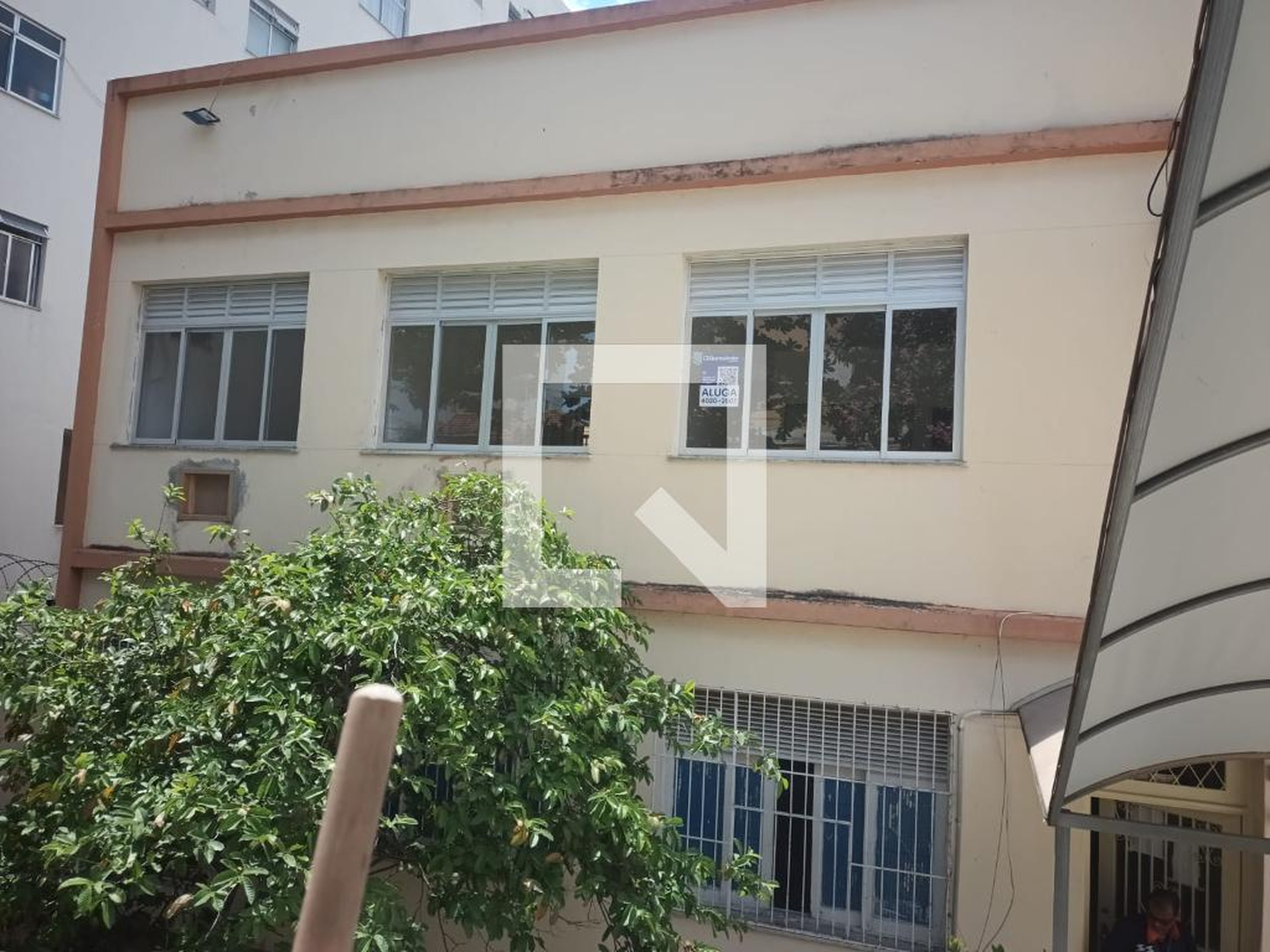 Fachada Condomínio em Rua Vaz de Tolêdo, 166