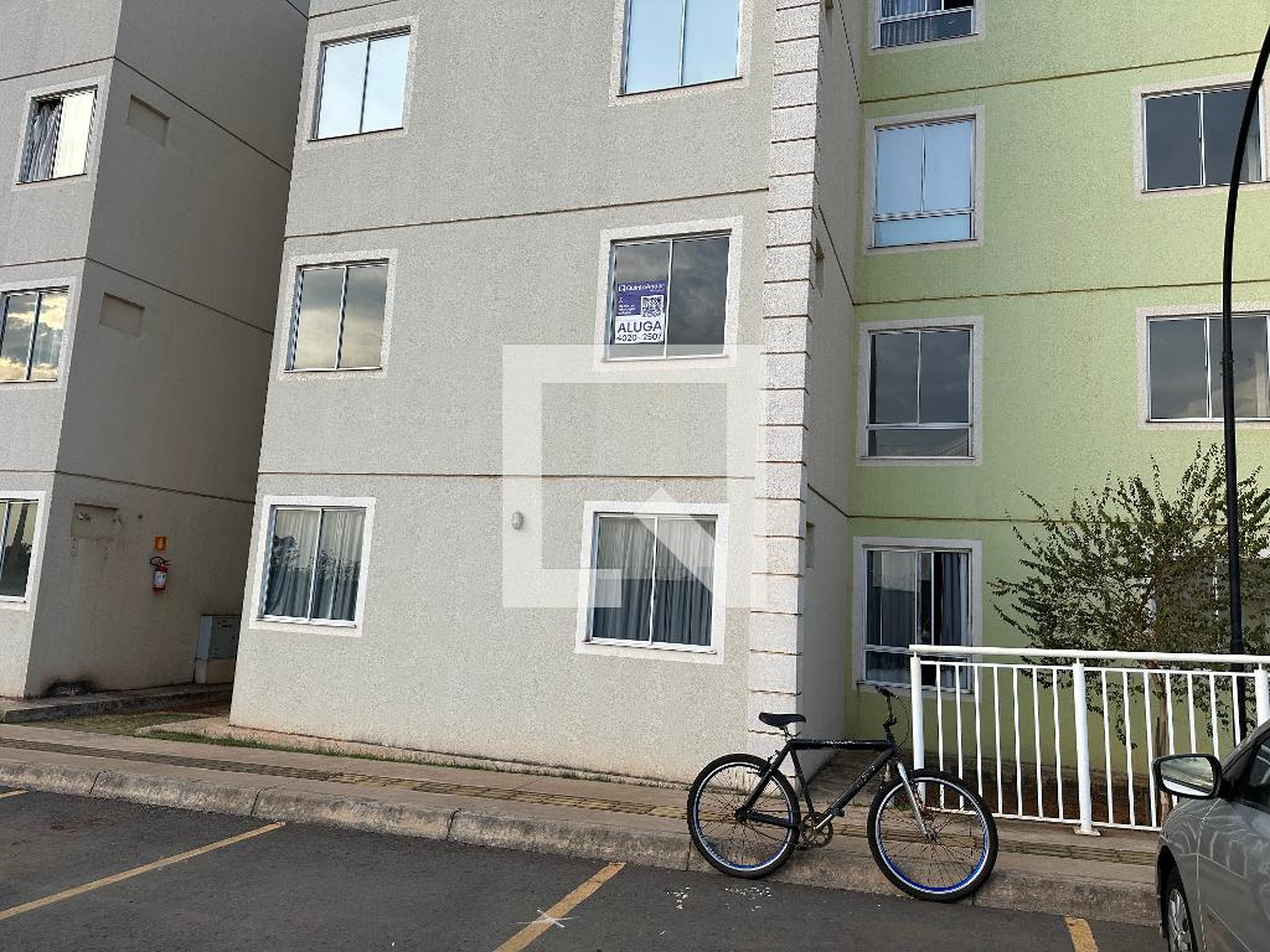 Fachada Condomínio em Rua 72, 3