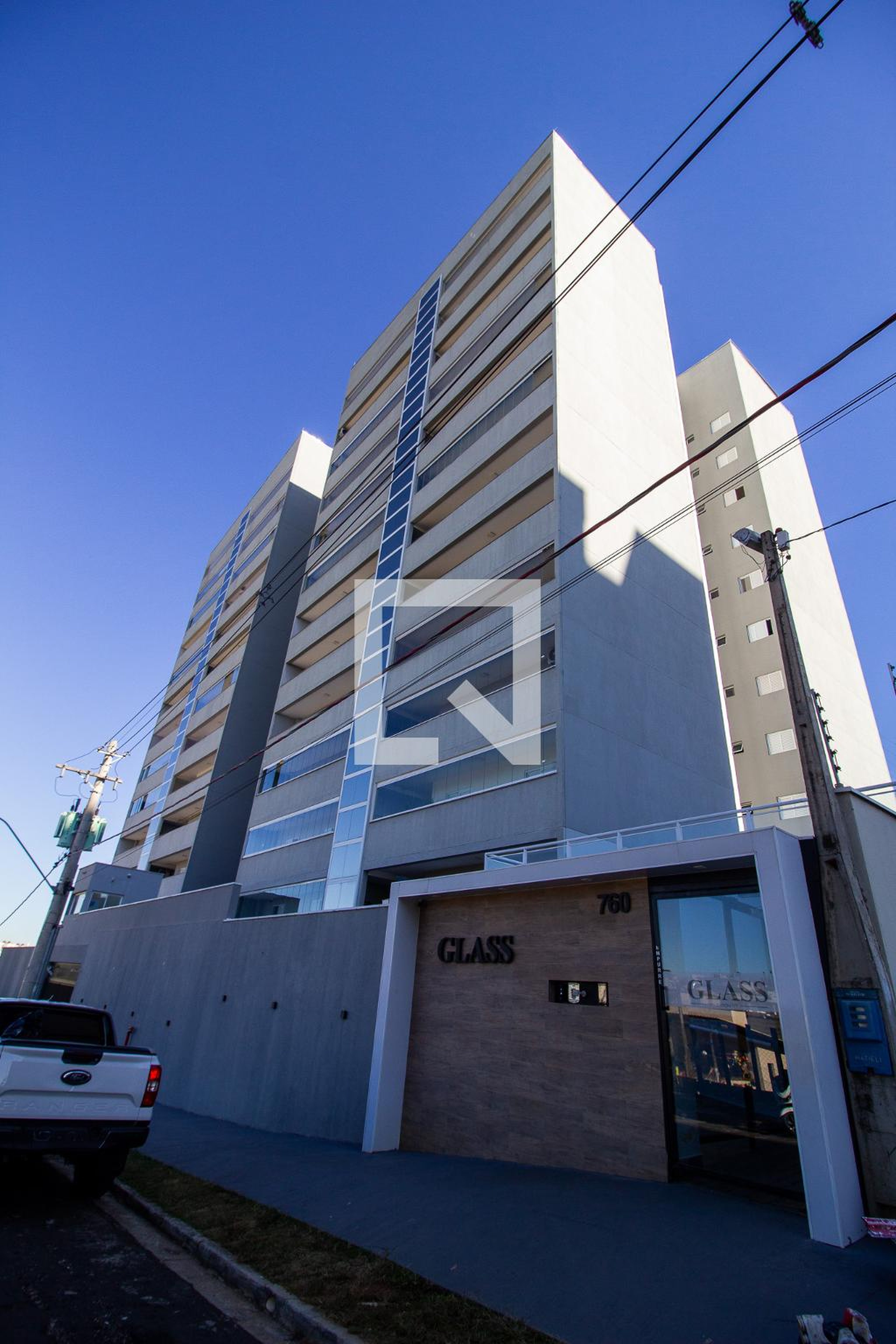 Fachada Condomínio Glass Campolim