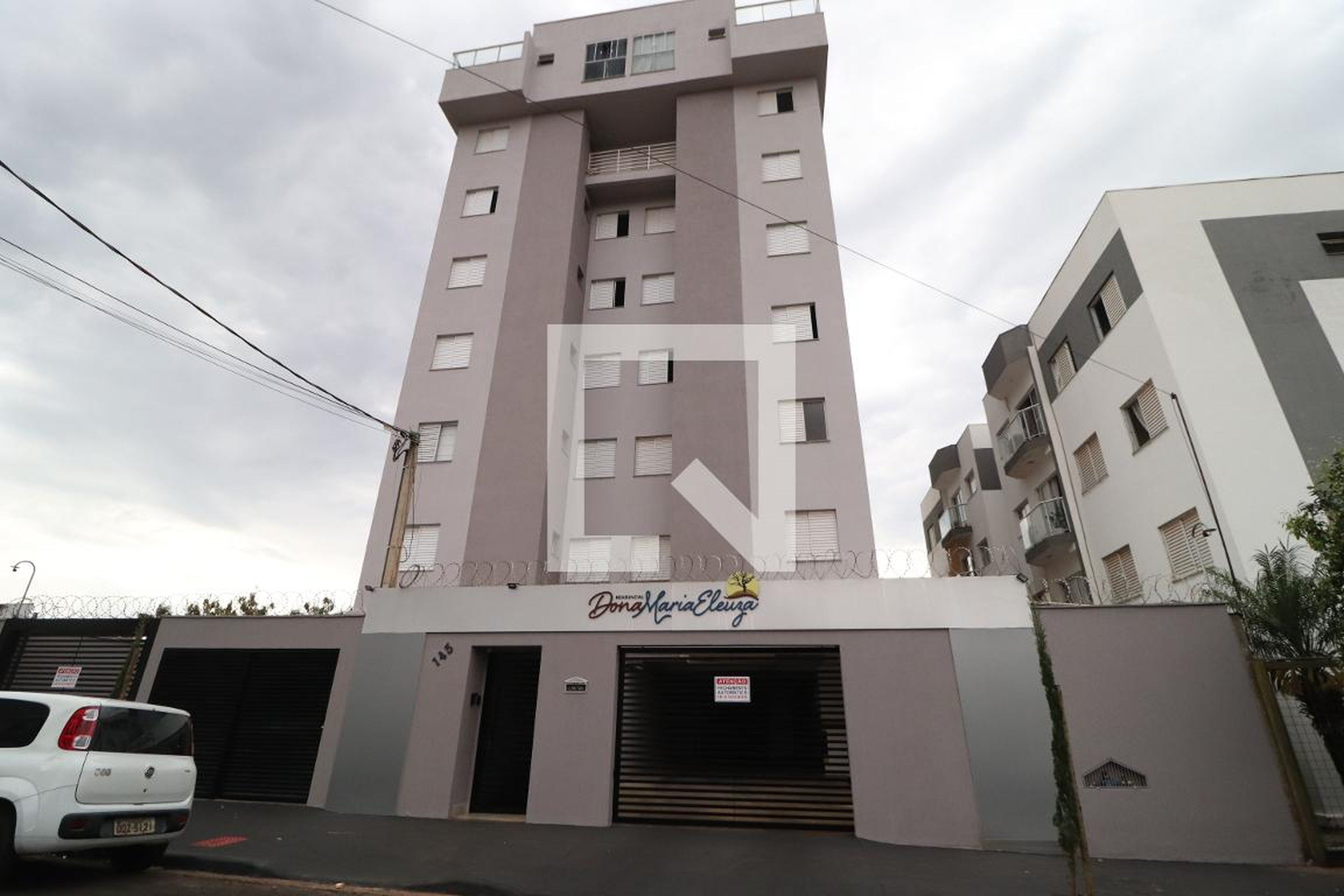 Fachada Condomínio em Rua Adhemar de Freitas Macedo, 145