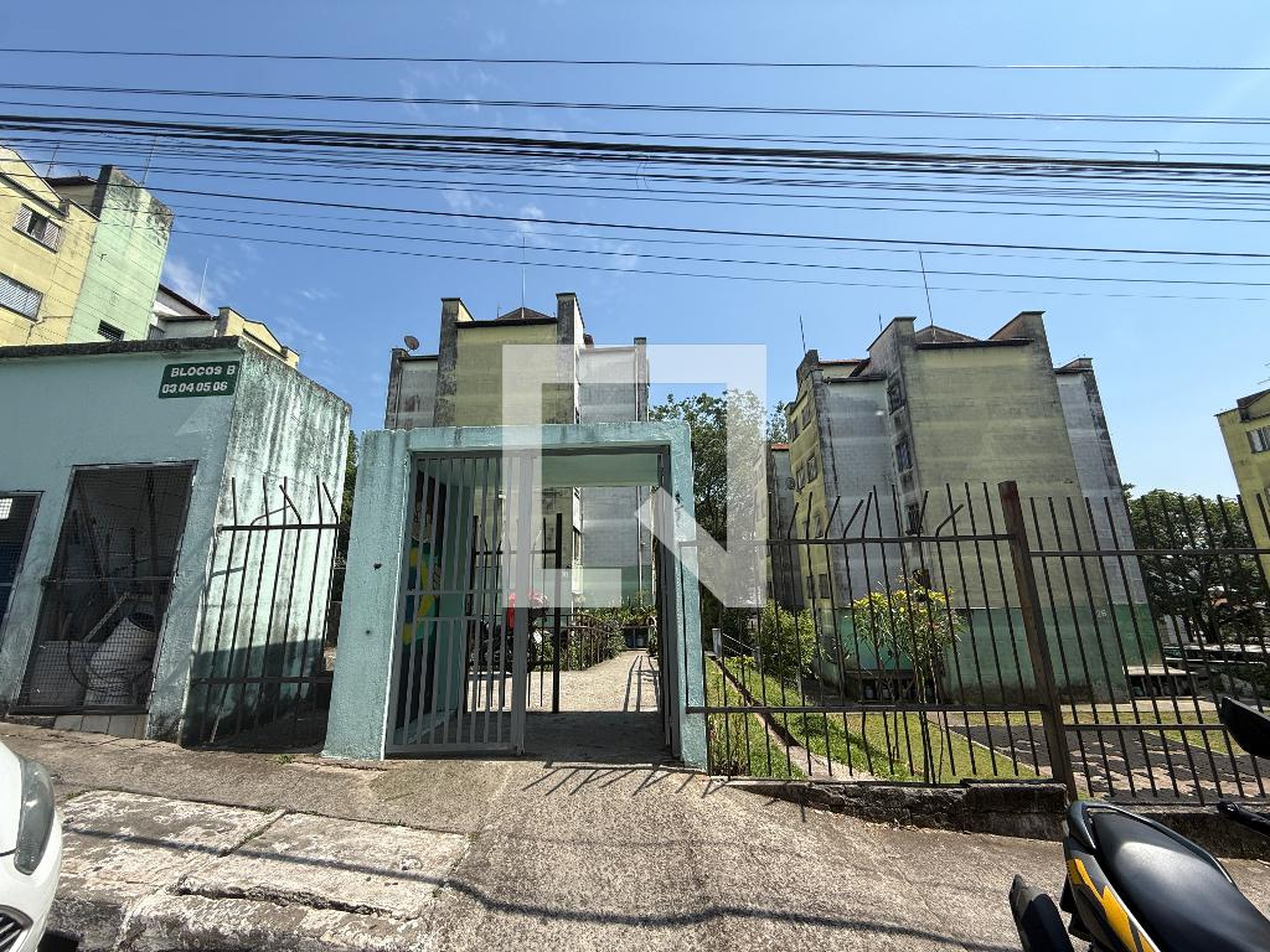 Fachada Condomínio em Rua Amélia, 106