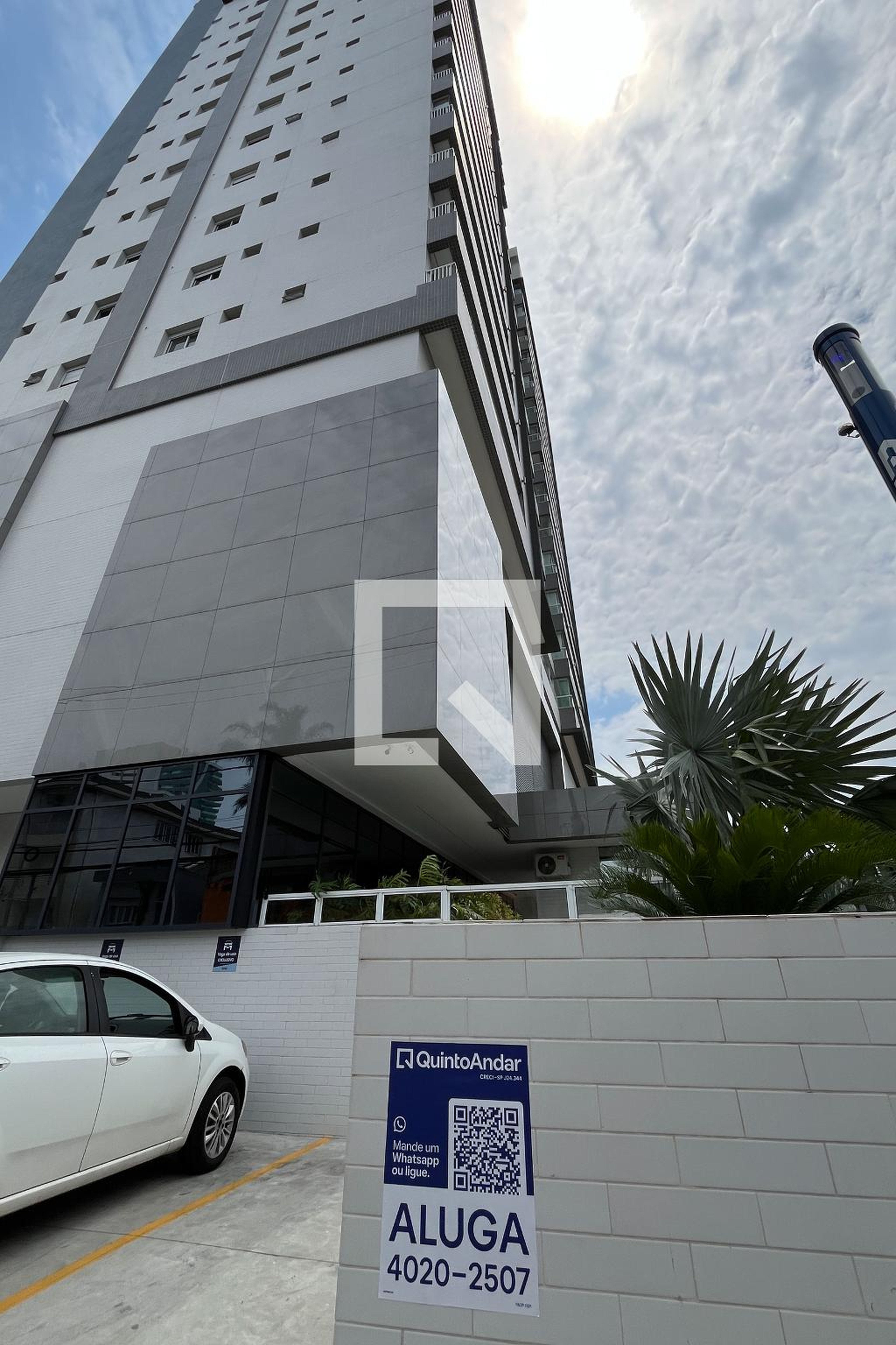 Fachada Condomínio em Rua Soares de Camargo, 18