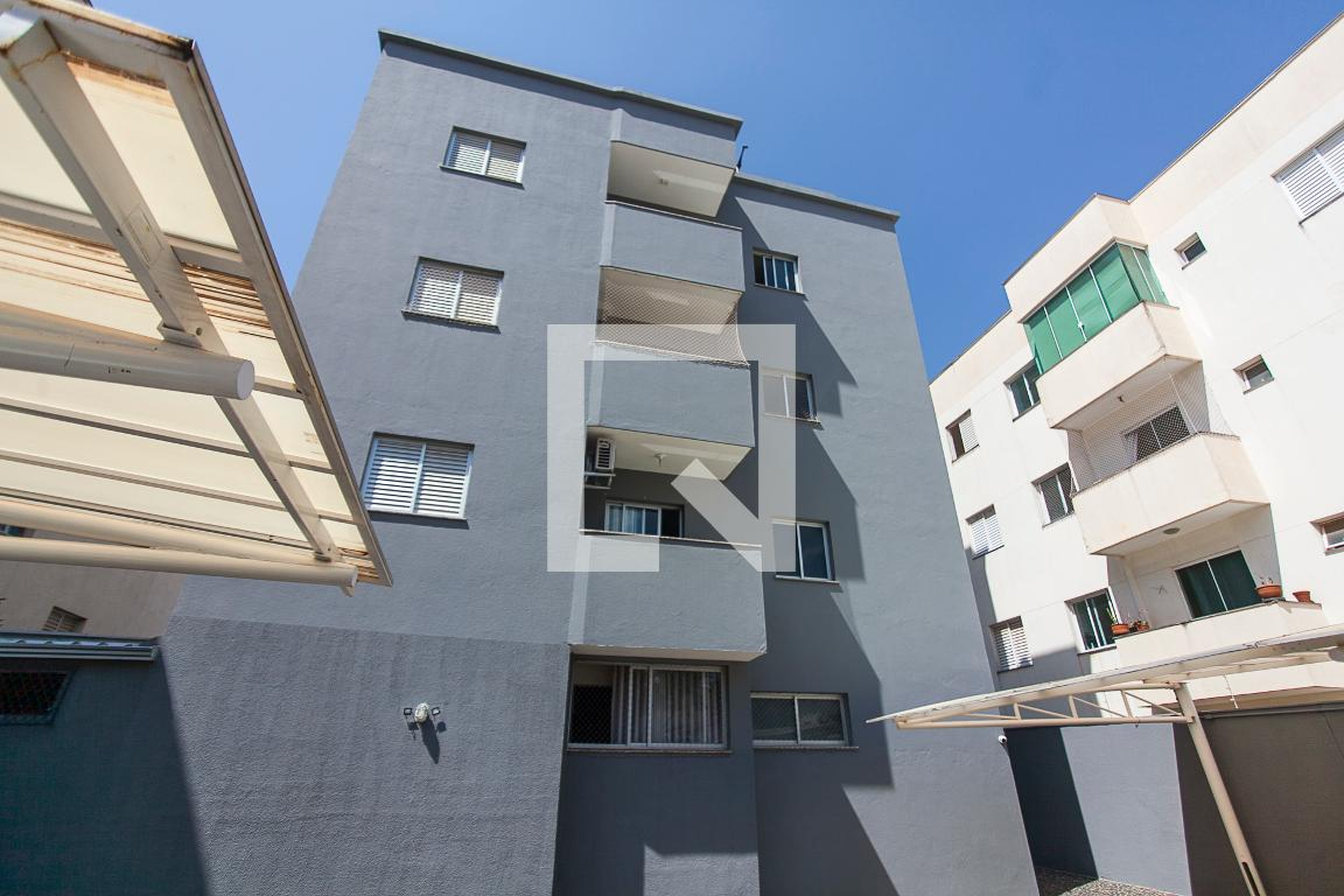 Fachada Condomínio em Avenida Francisco Ribeiro, 380