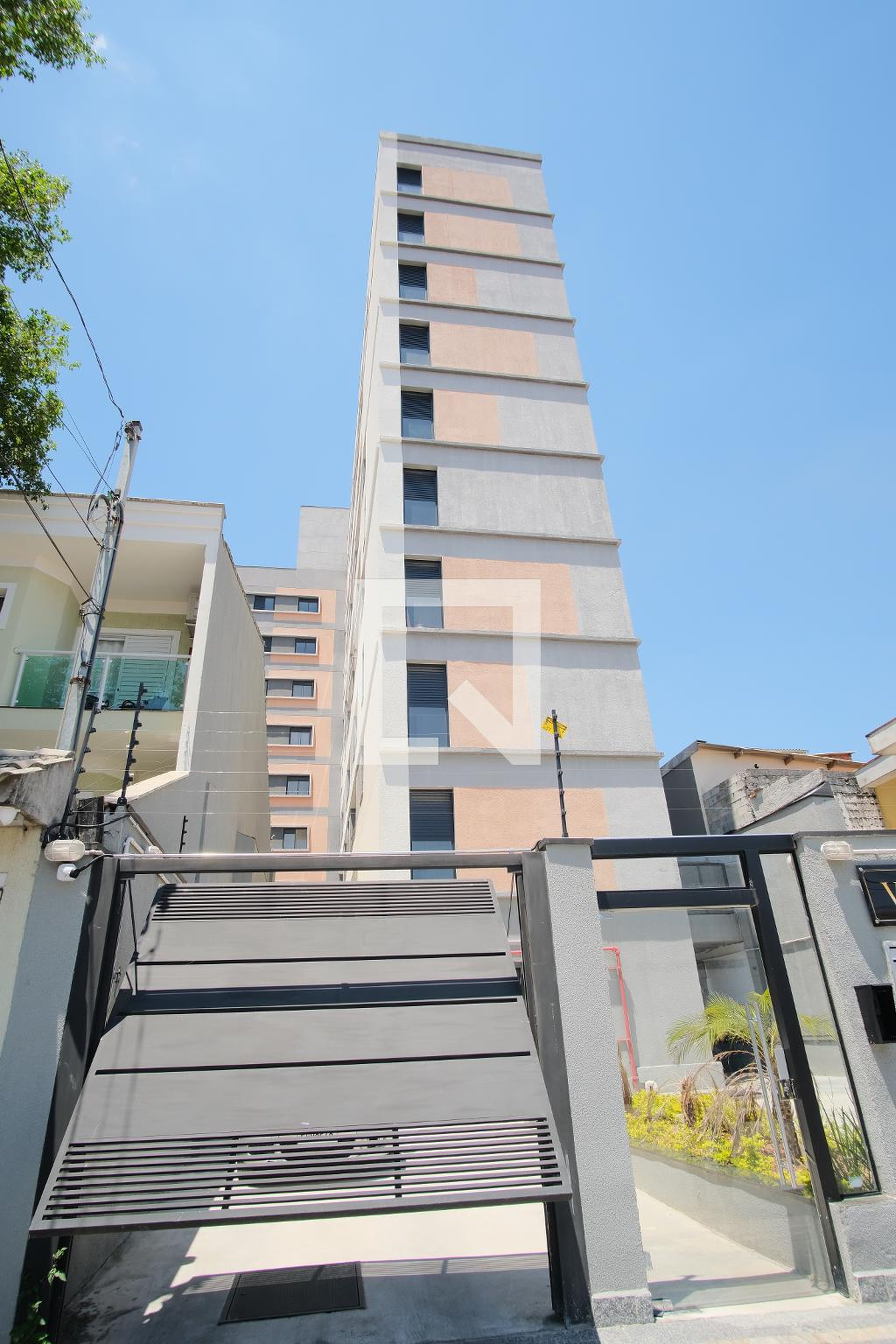 Fachada Condomínio em Rua Benedito Passos, 251