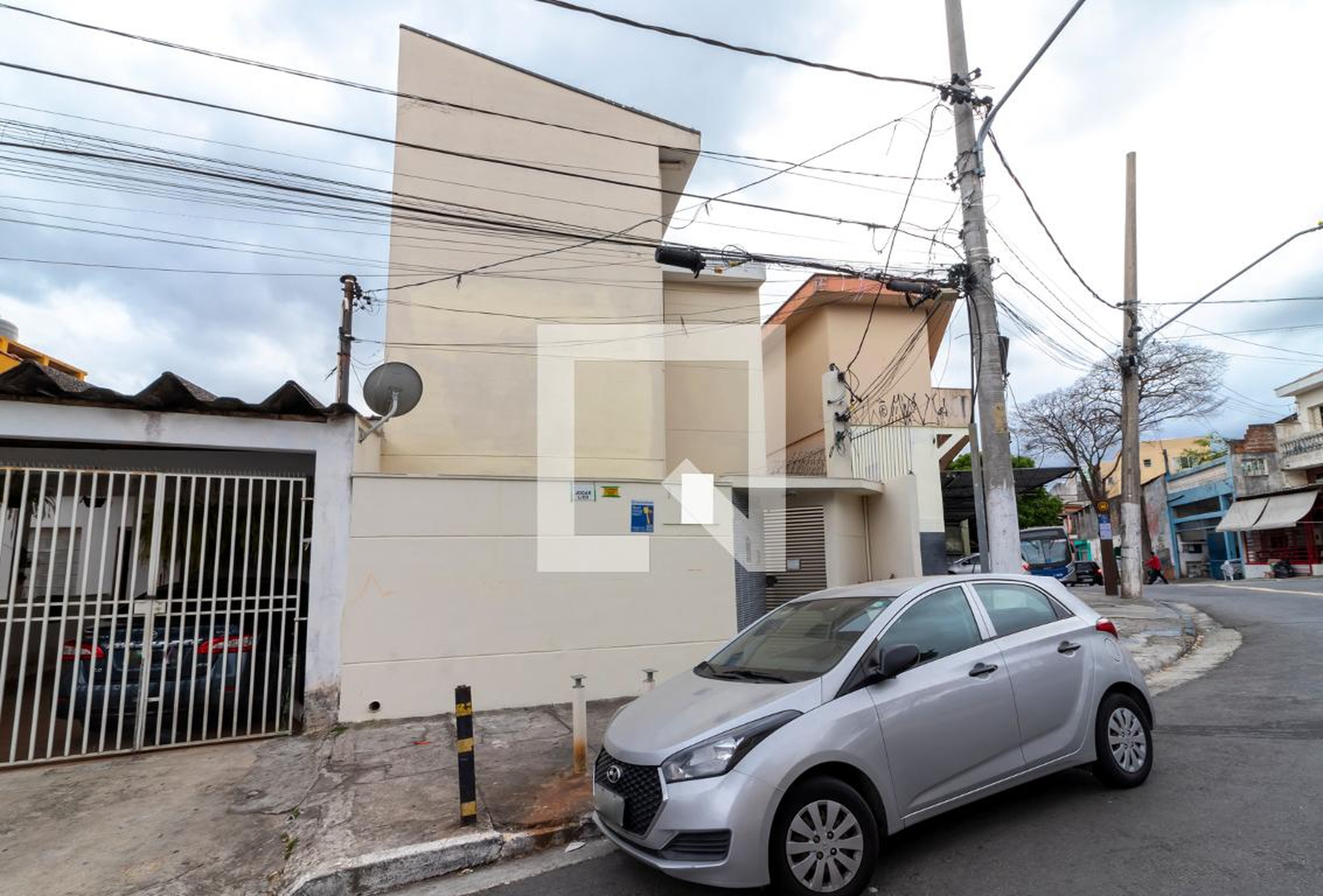 Fachada do Prédio Condomínio em Rua João Burjakian, 321