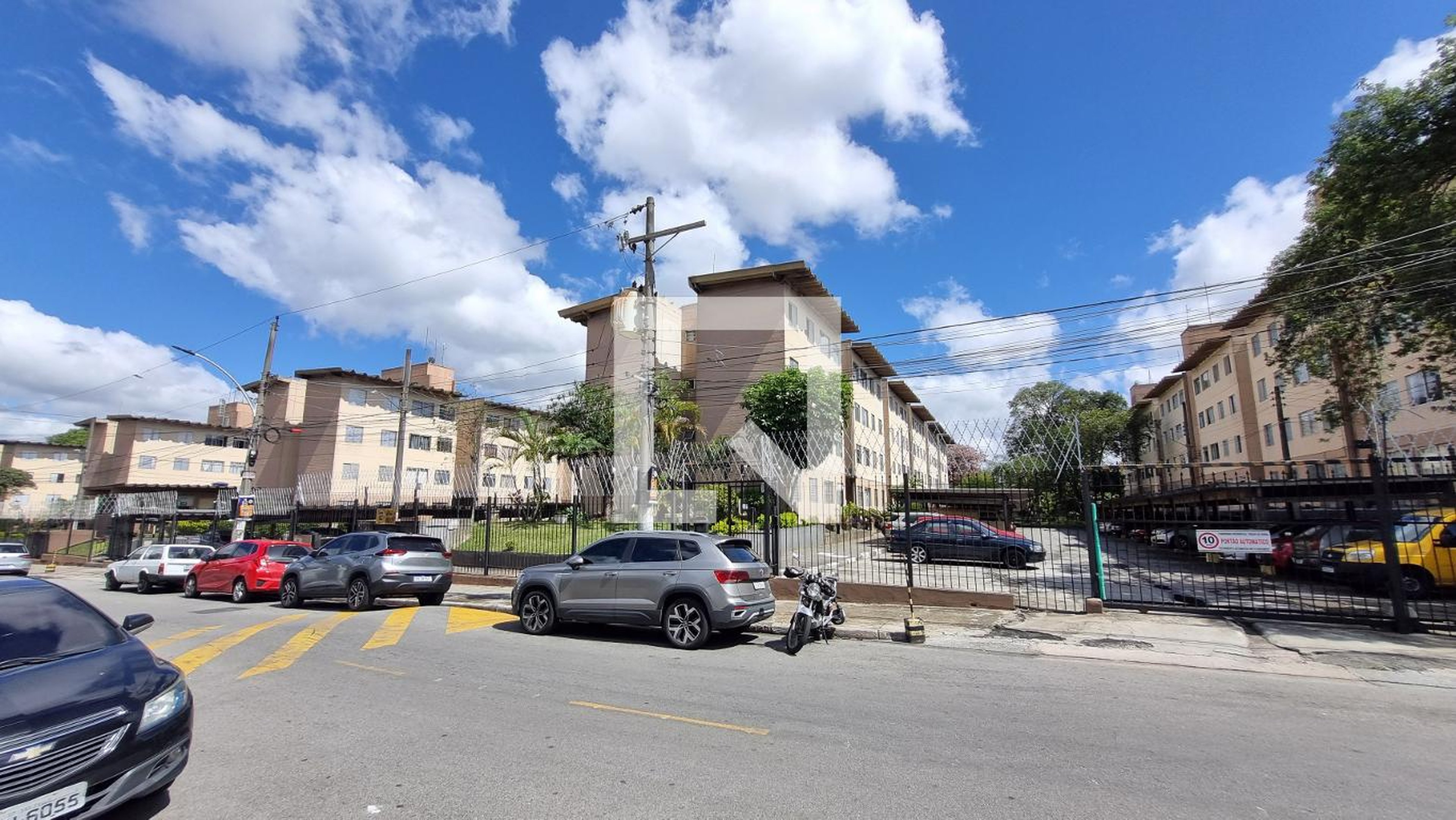Fachada Condomínio em Rua Porfírio José de Miranda Ramos, 102