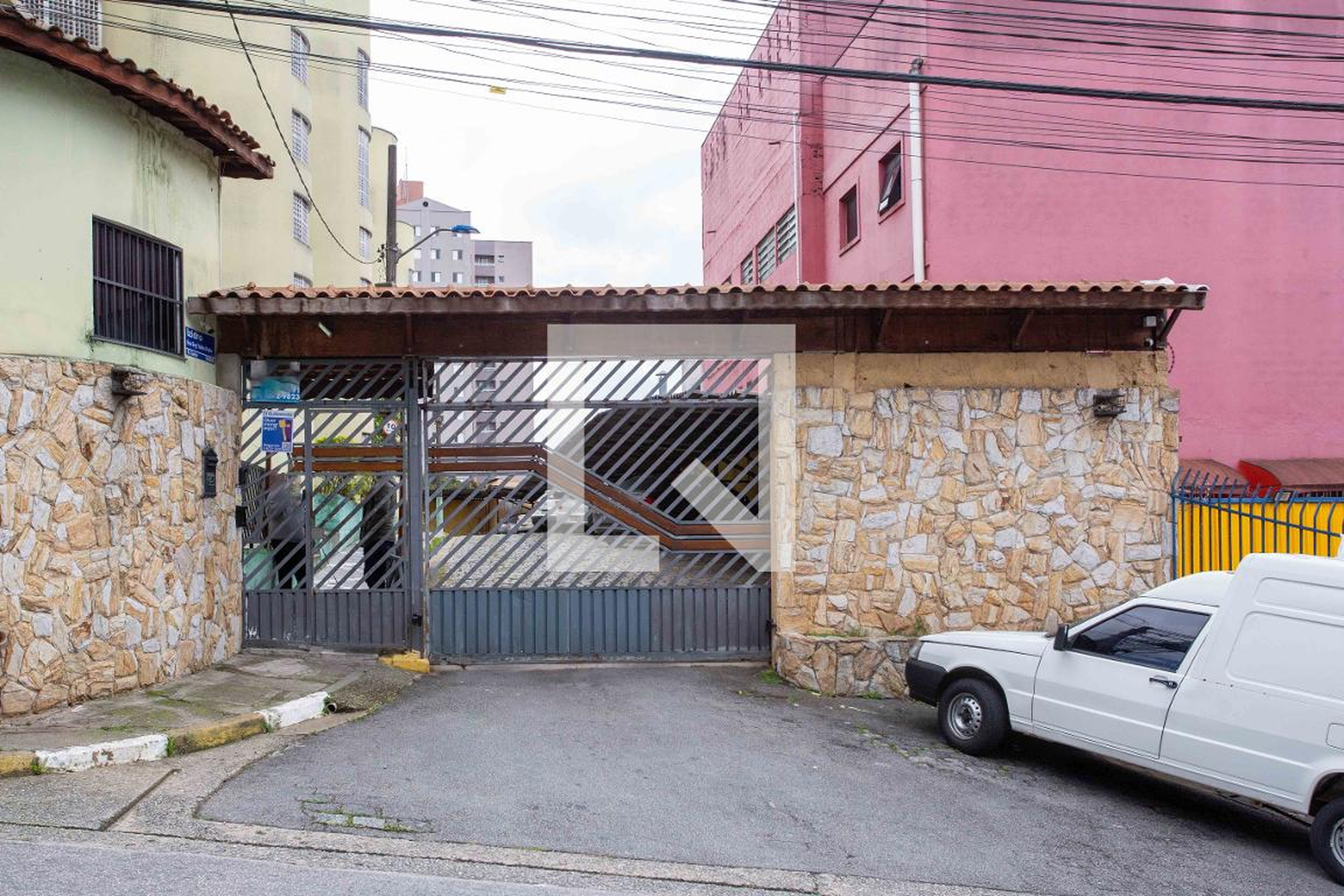 Fachada do condomínio Edifício Rosa de Ouro