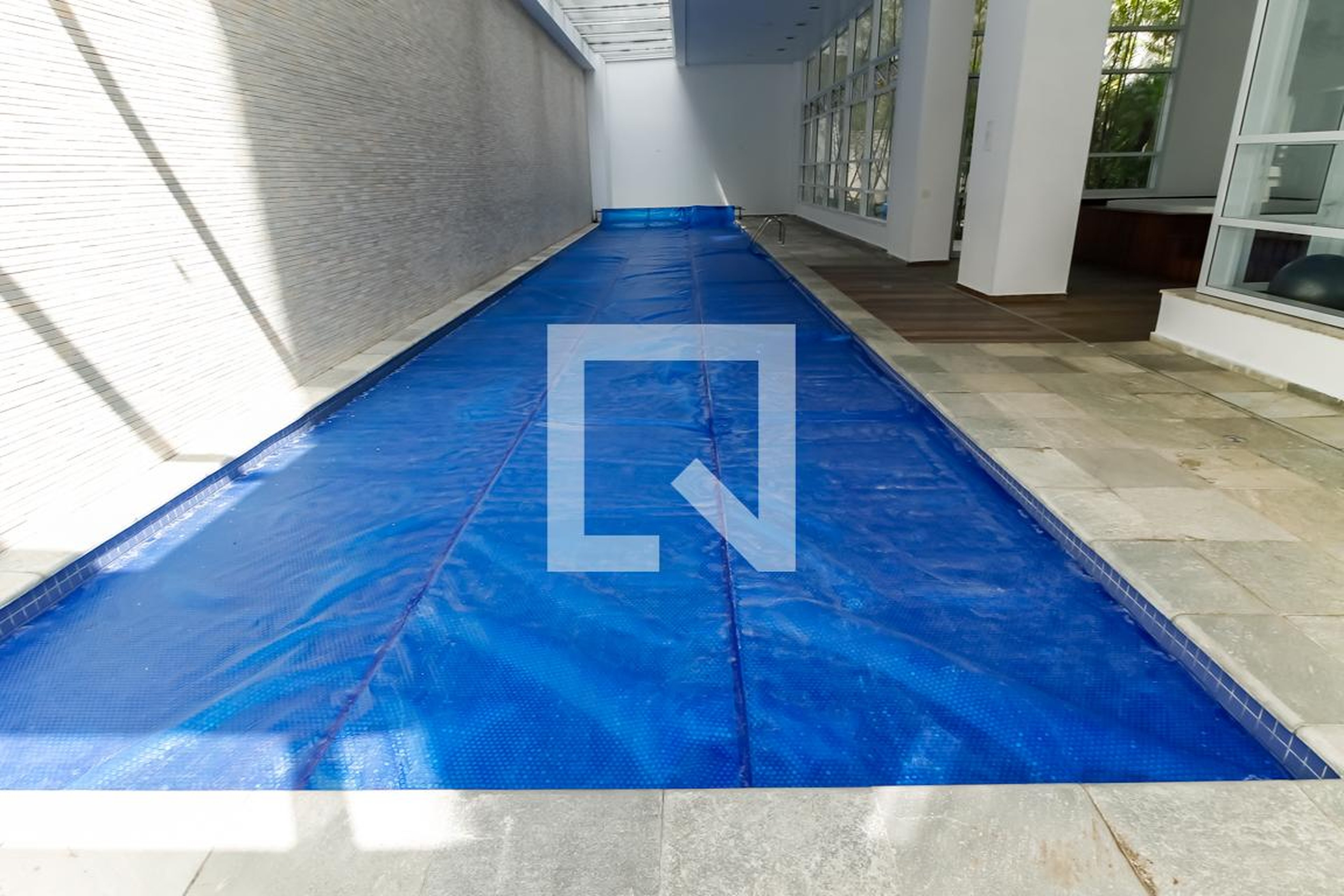 Piscina Coberta - Edifício Address