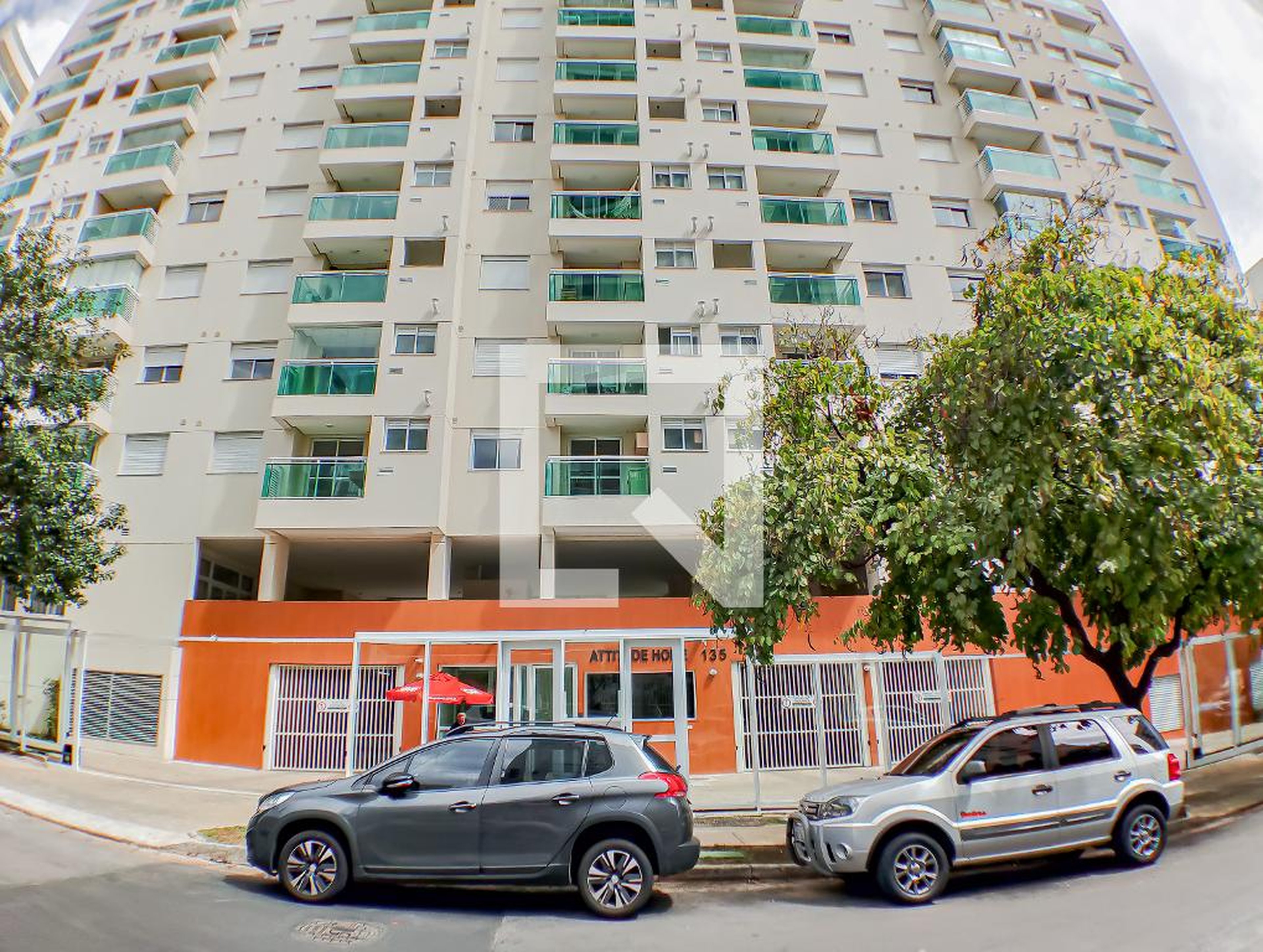 Fachada Condomínio em Rua Doutor Alfredo de Castro, 204