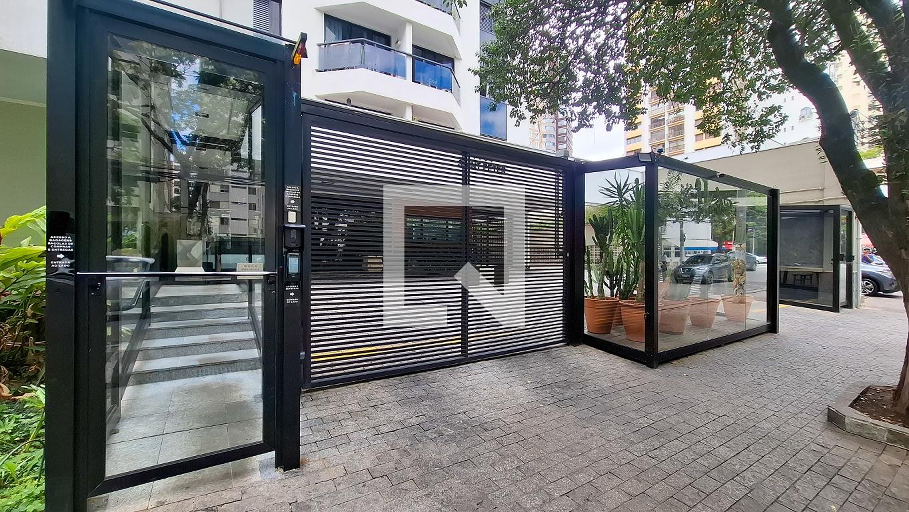 Fachada do Prédio Condomínio Saint Peter