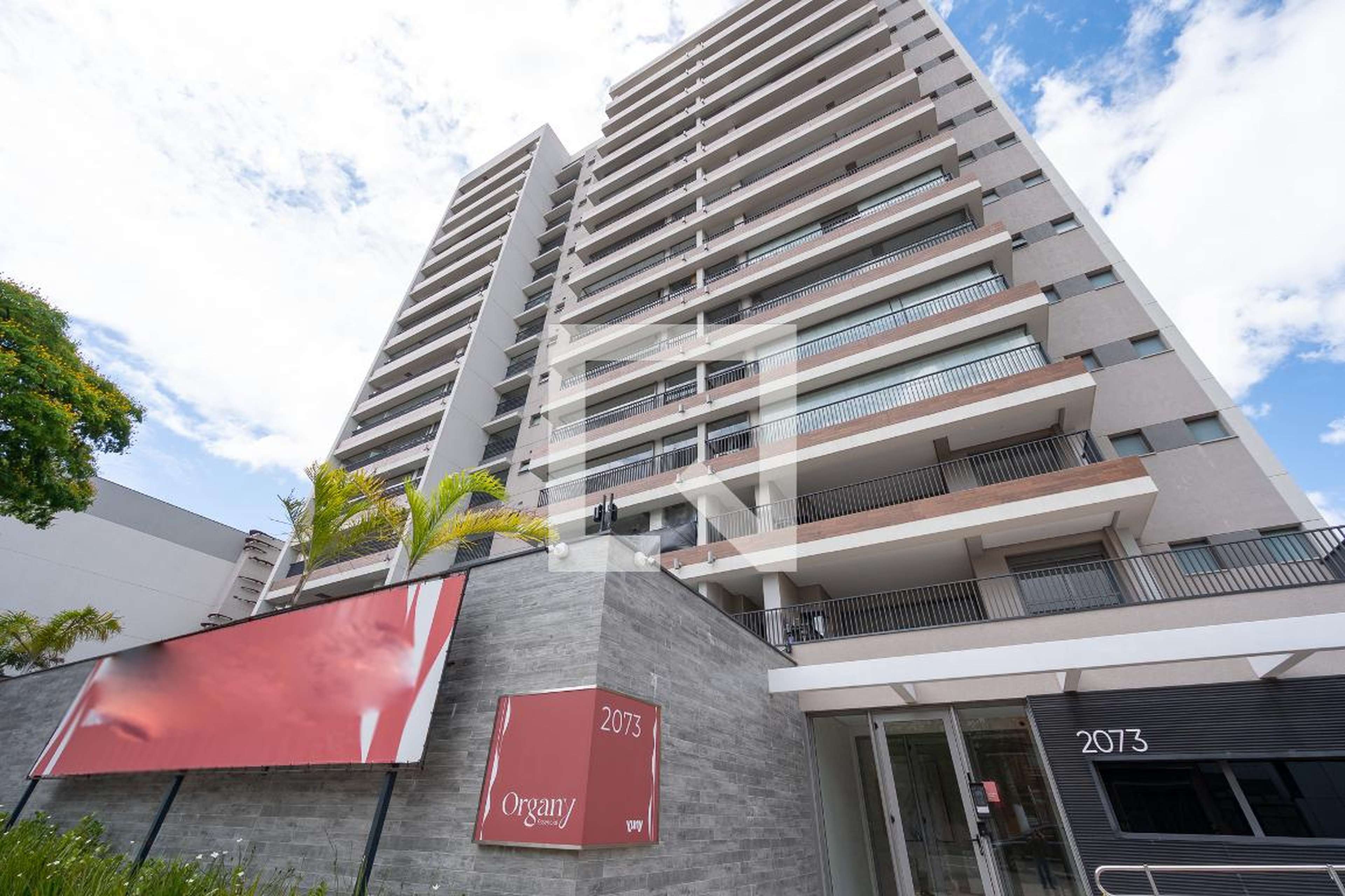 Fachada Condomínio em Rua Luís Góis, 2051