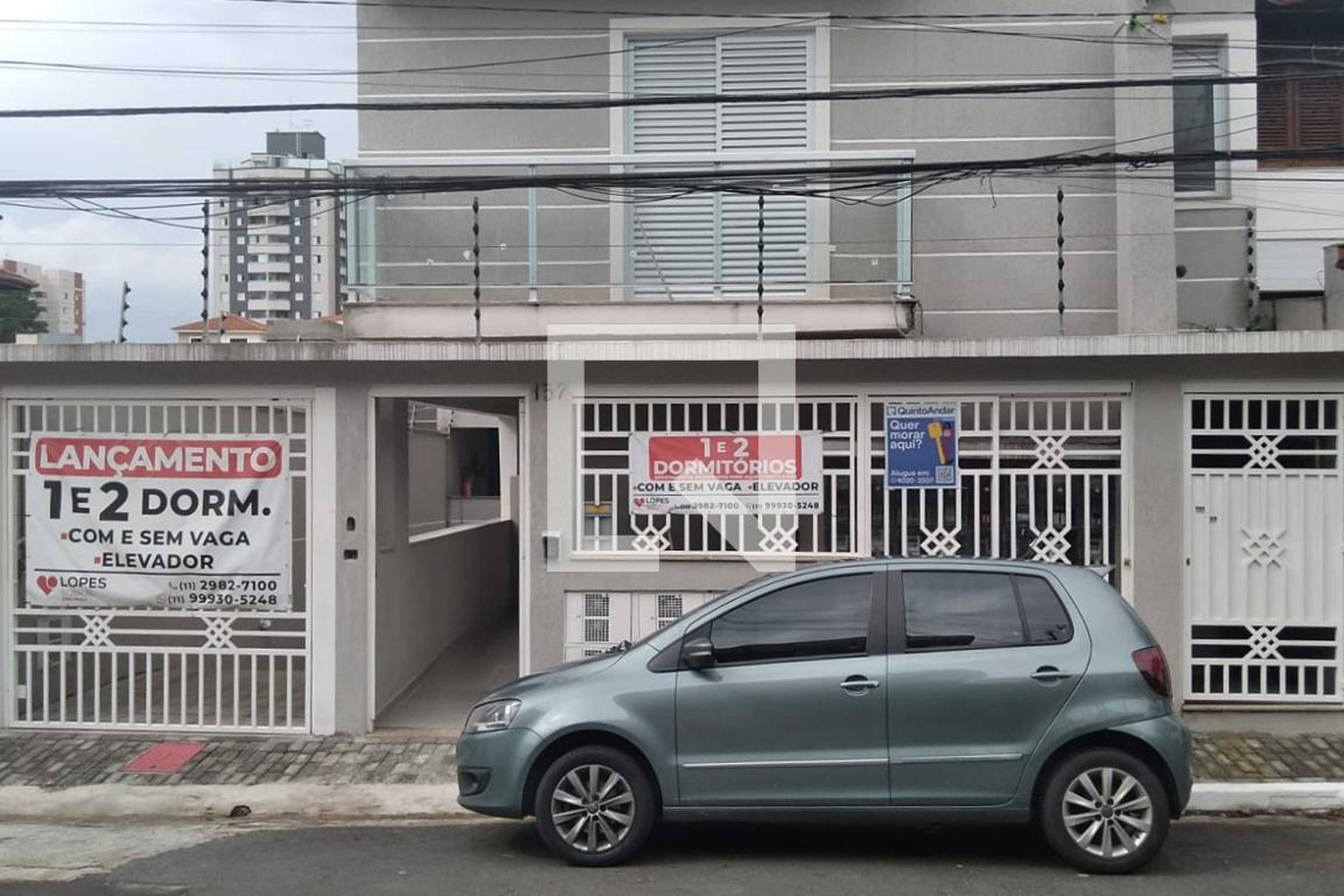 Fachada Condomínio em Rua Nelson, 157