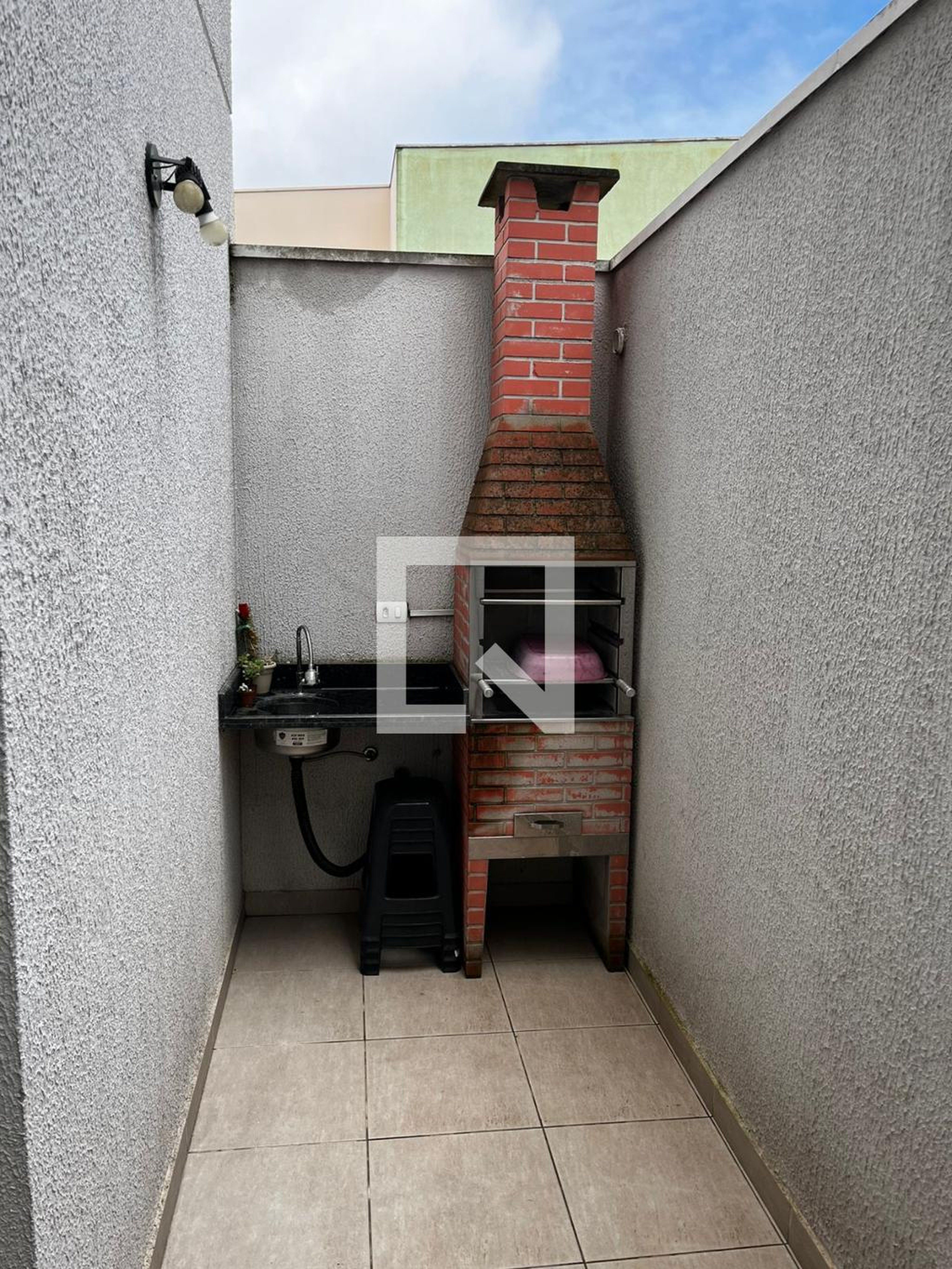 Churrasqueira Condomínio em Rua Cisplatina, 753