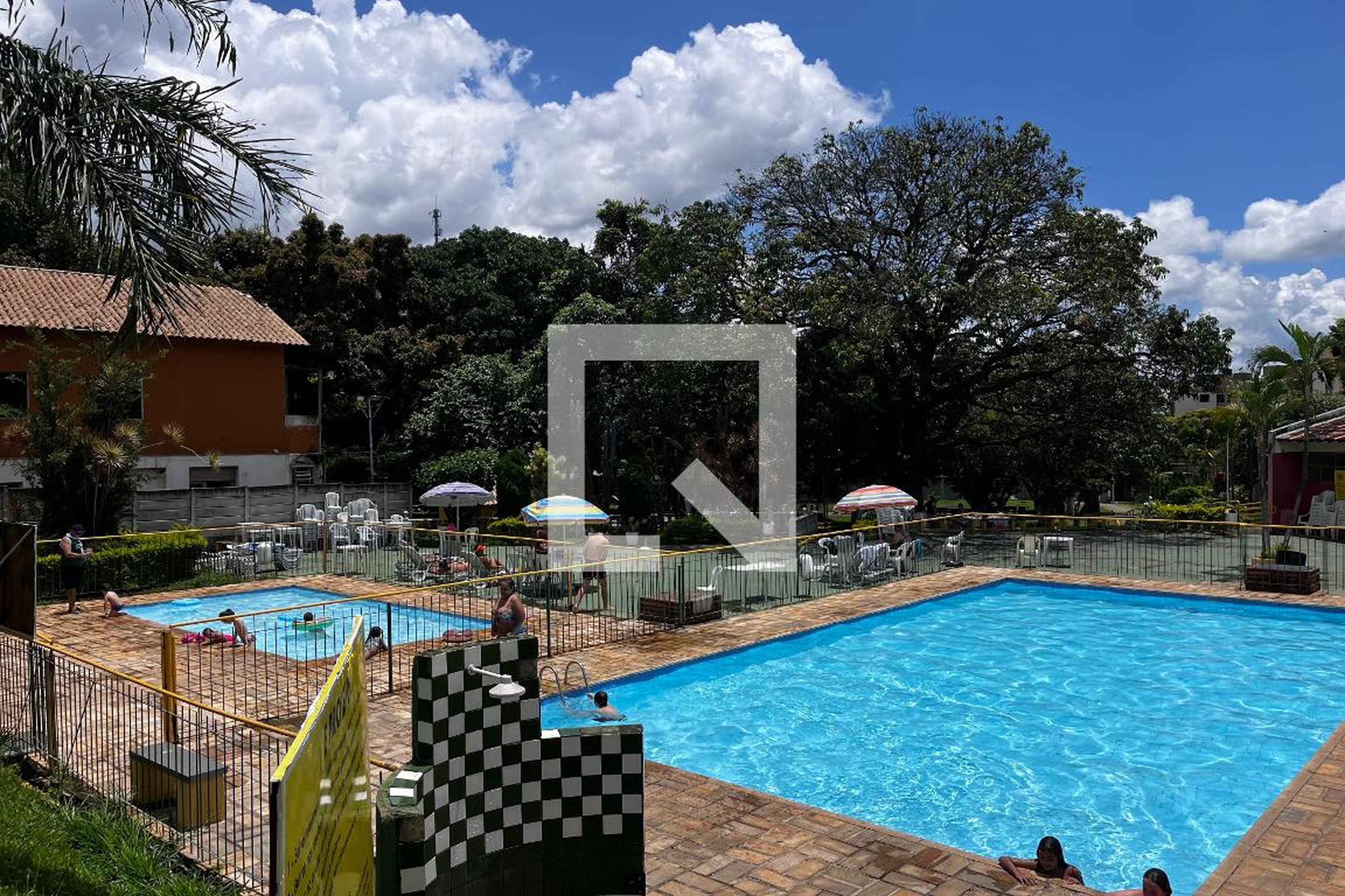 Piscina Condomínio em Avenida Saramenha, 1823