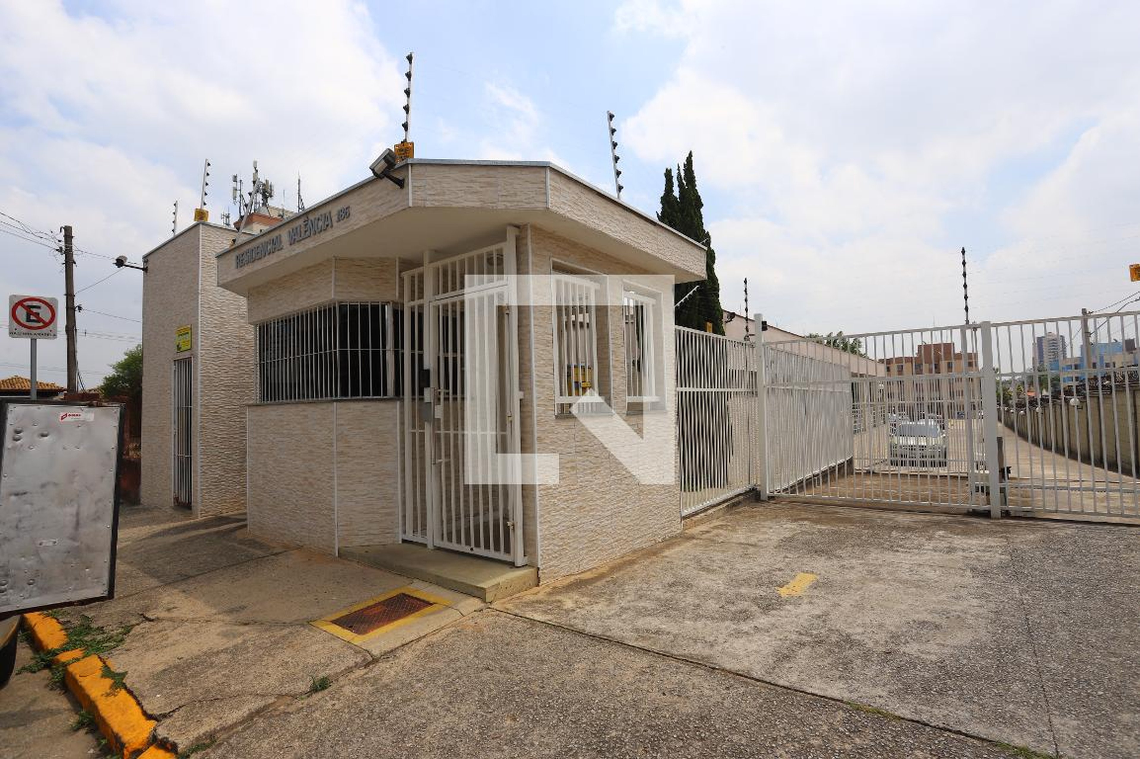 Fachada Condomínio em Rua Martha, 186