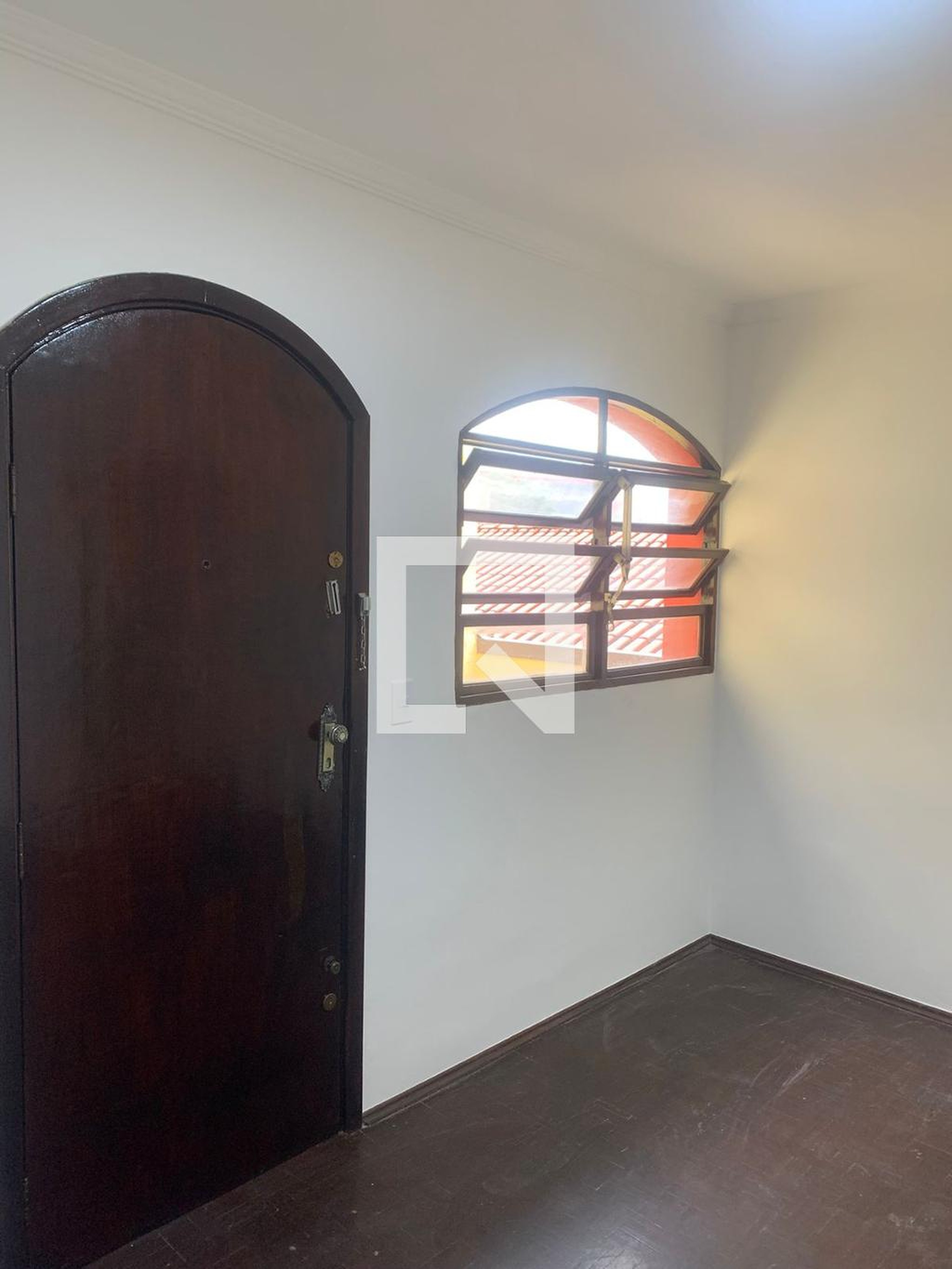 Entrada Condomínio em Rua Brasil, 680