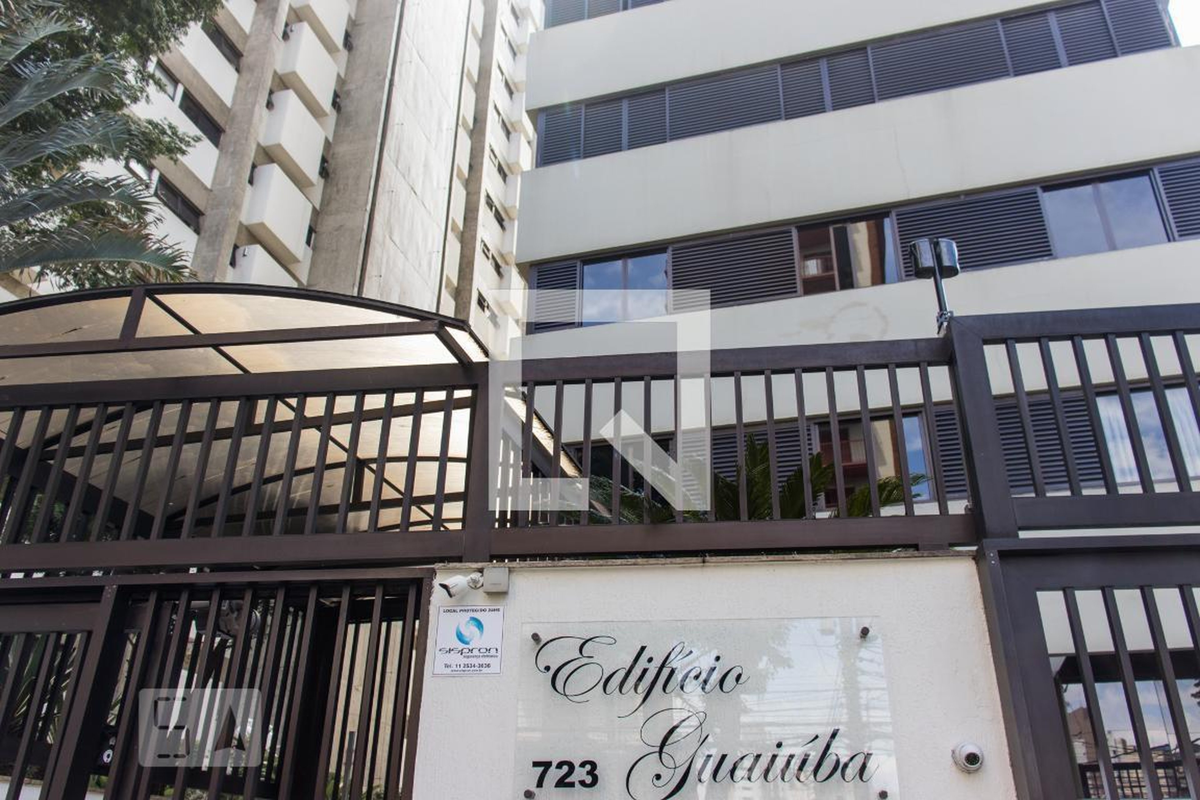 Fachada Condomínio Guaiuba