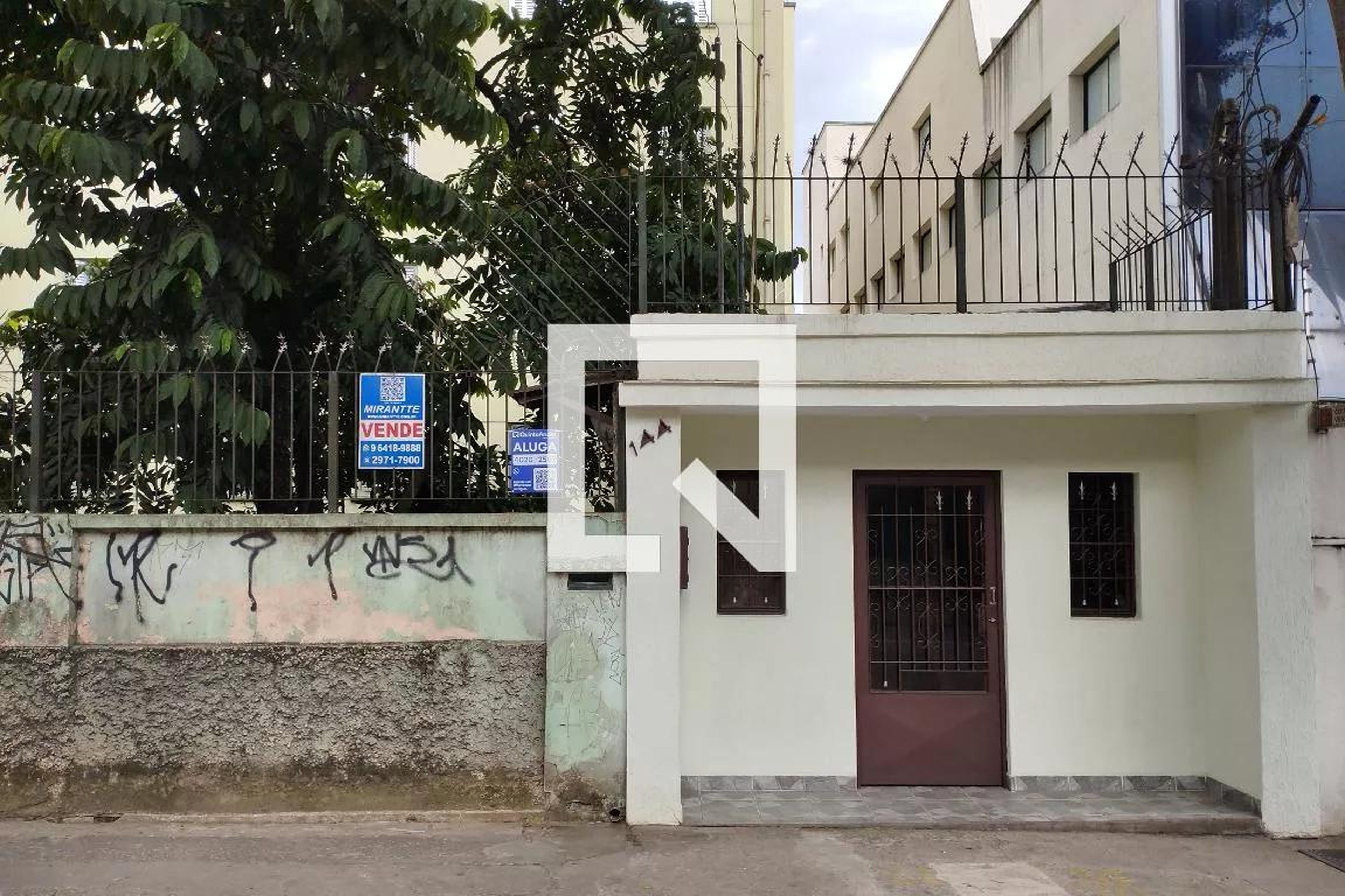 Fachada Condomínio em Rua Benvinda Aparecida de Abreu Leme, 144