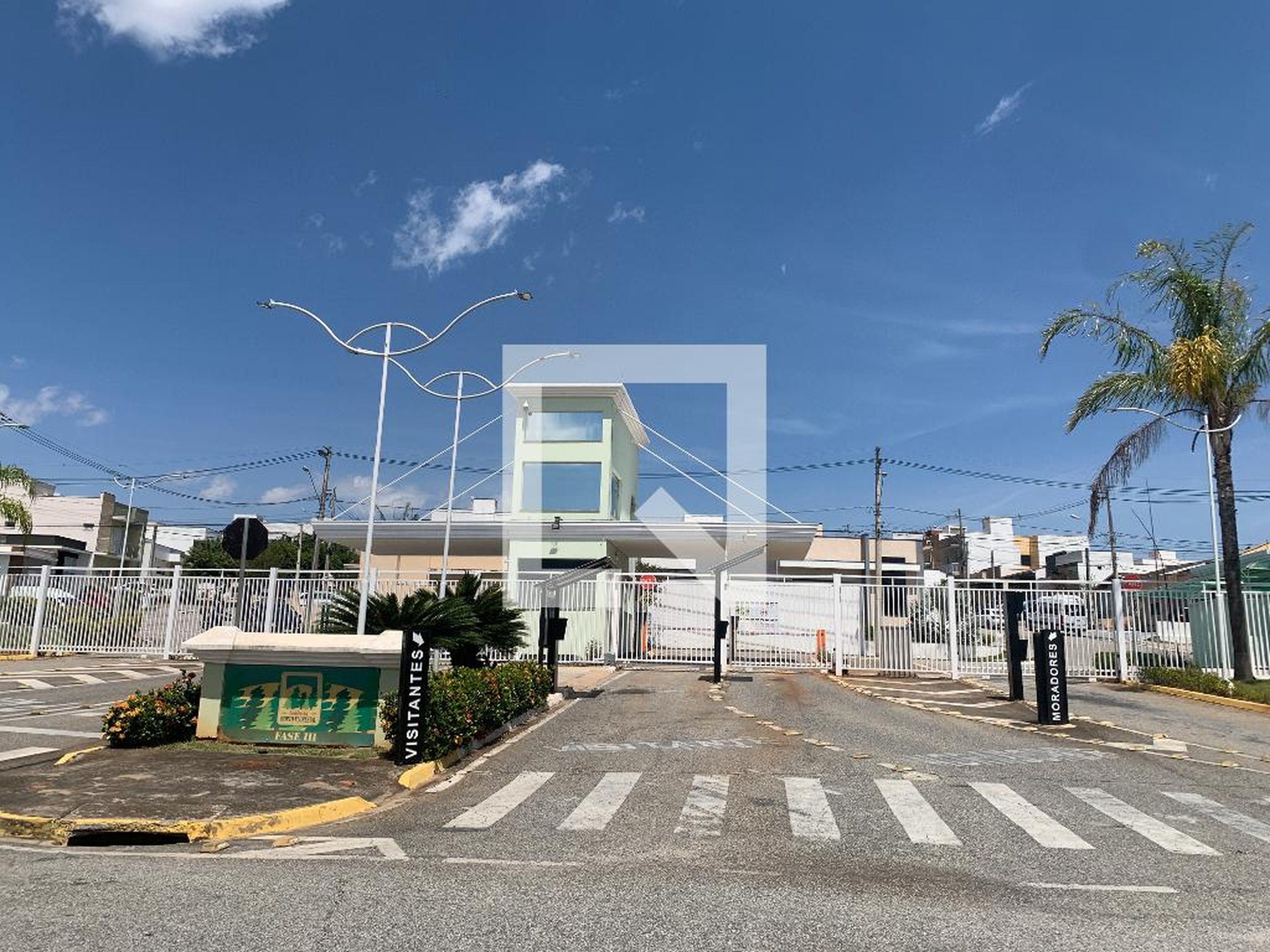 Fachada Condomínio em Rua Antonio Sérgio Roccon, 223