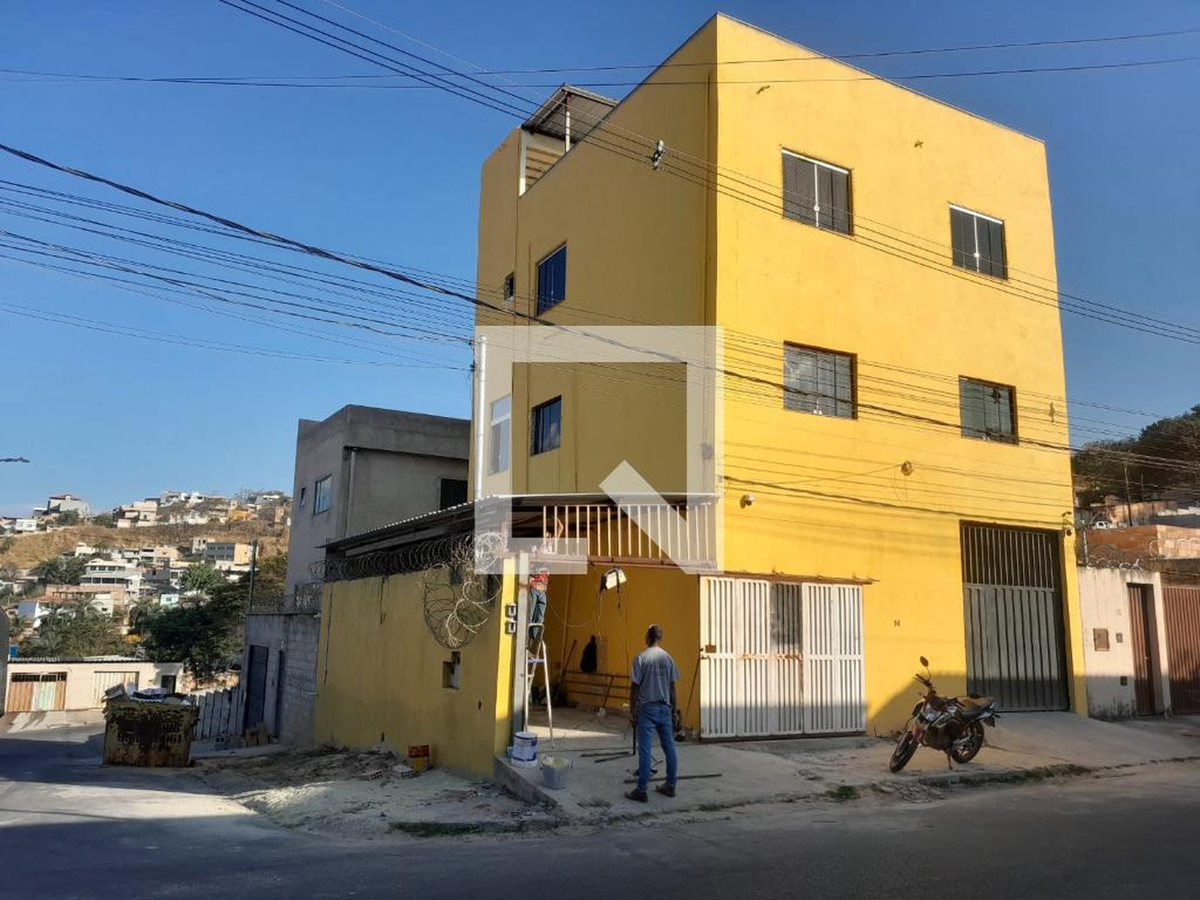 Fachada Condomínio em Rua João Luiz Diniz, 1