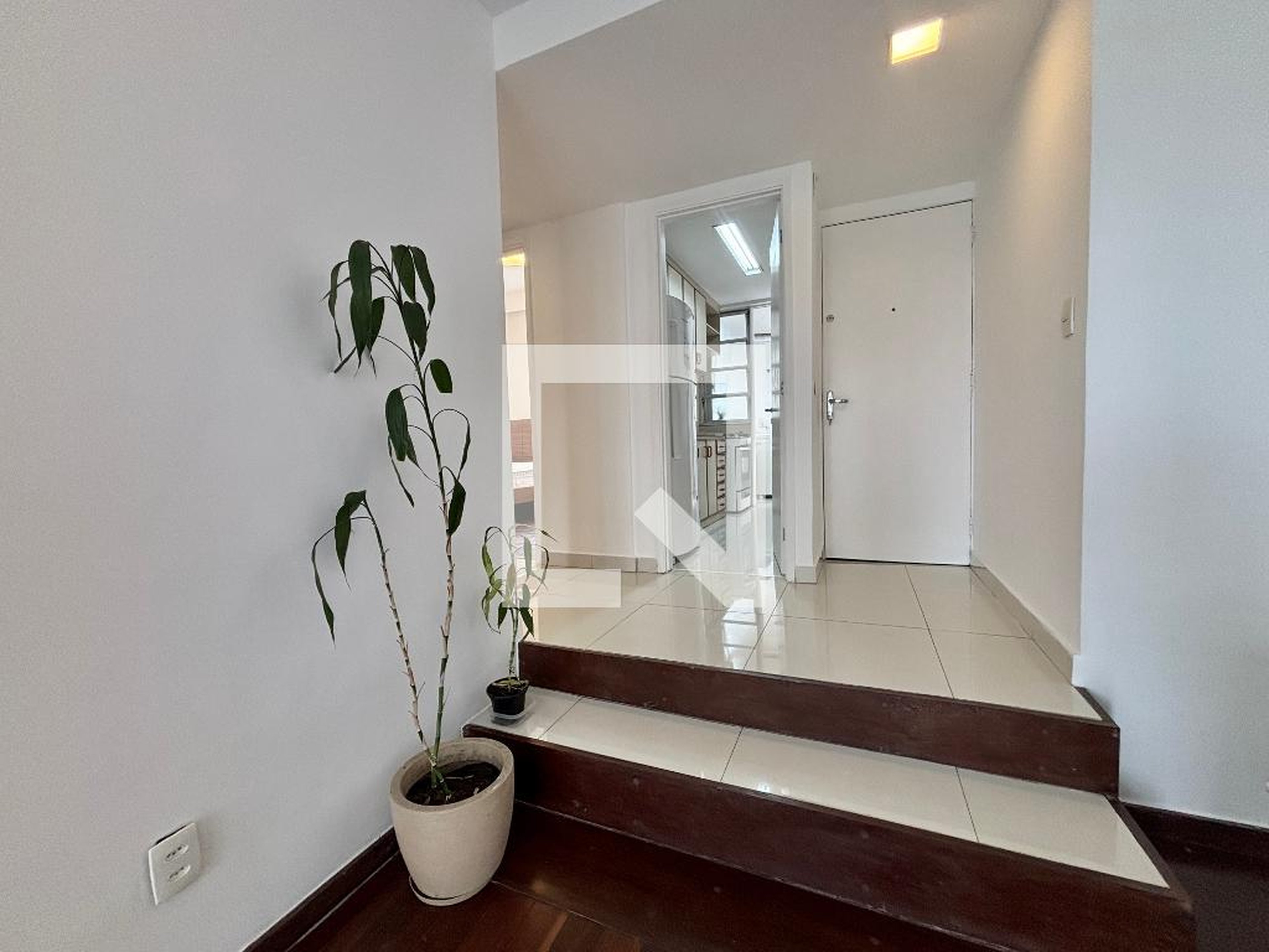 Hall - Alexandre Ferreira