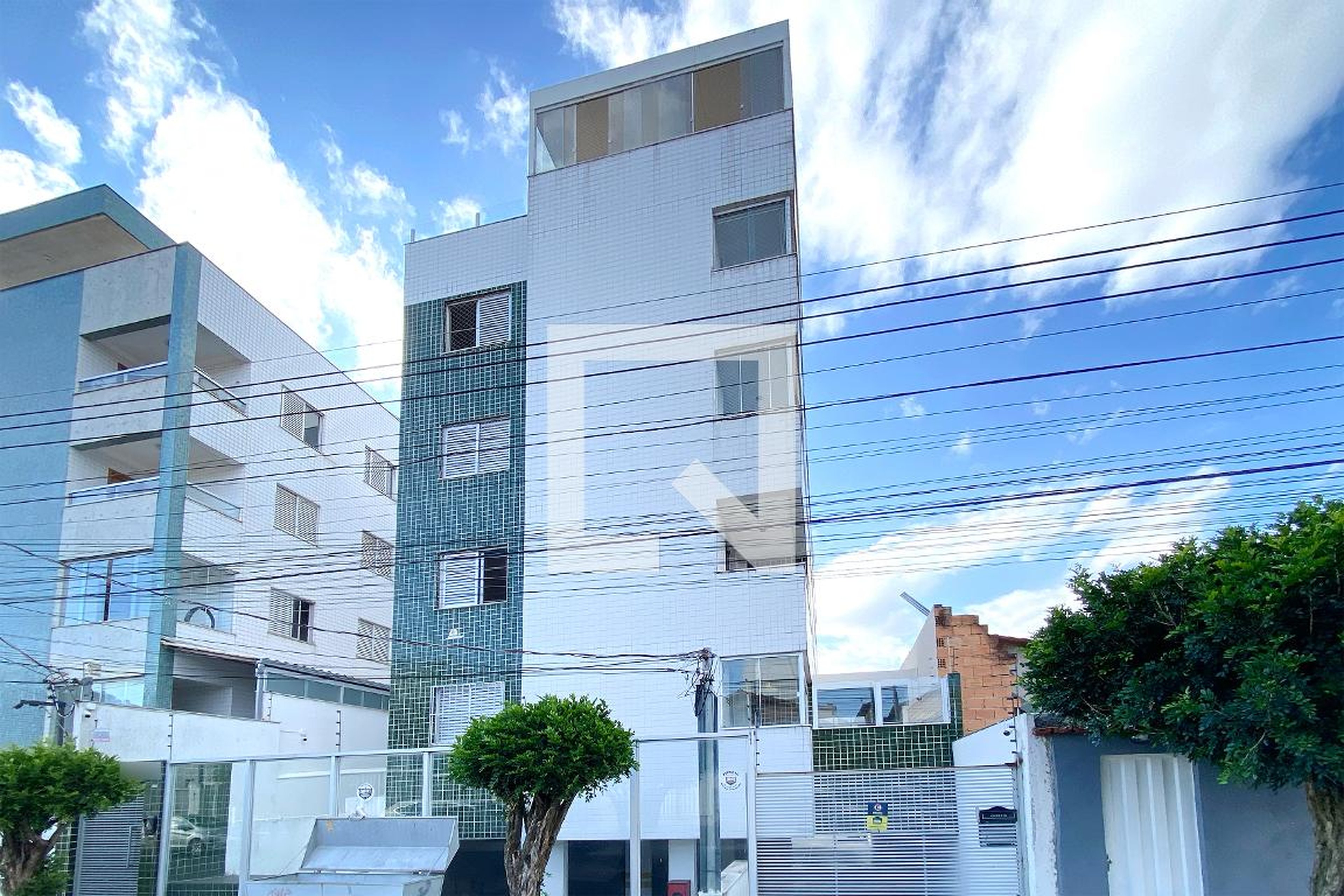 Fachada Condomínio em Rua Coronel Leri Santos, 119