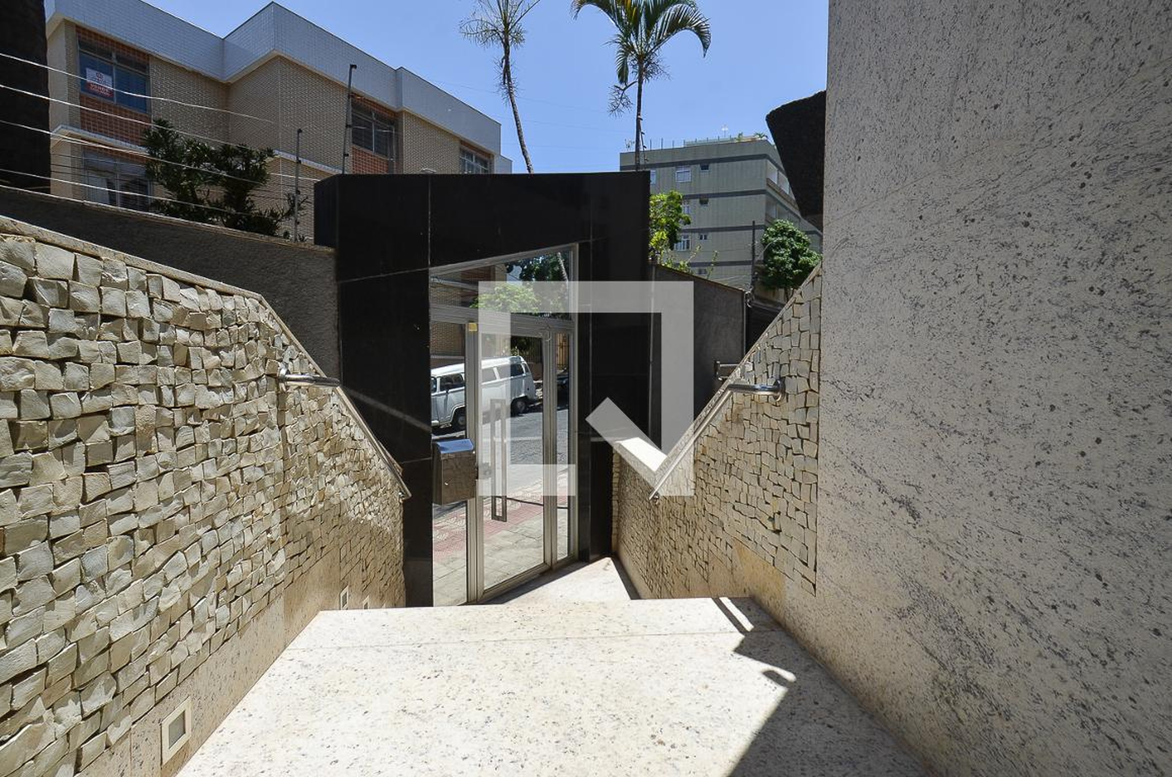 Entrada - Edifício Alfama