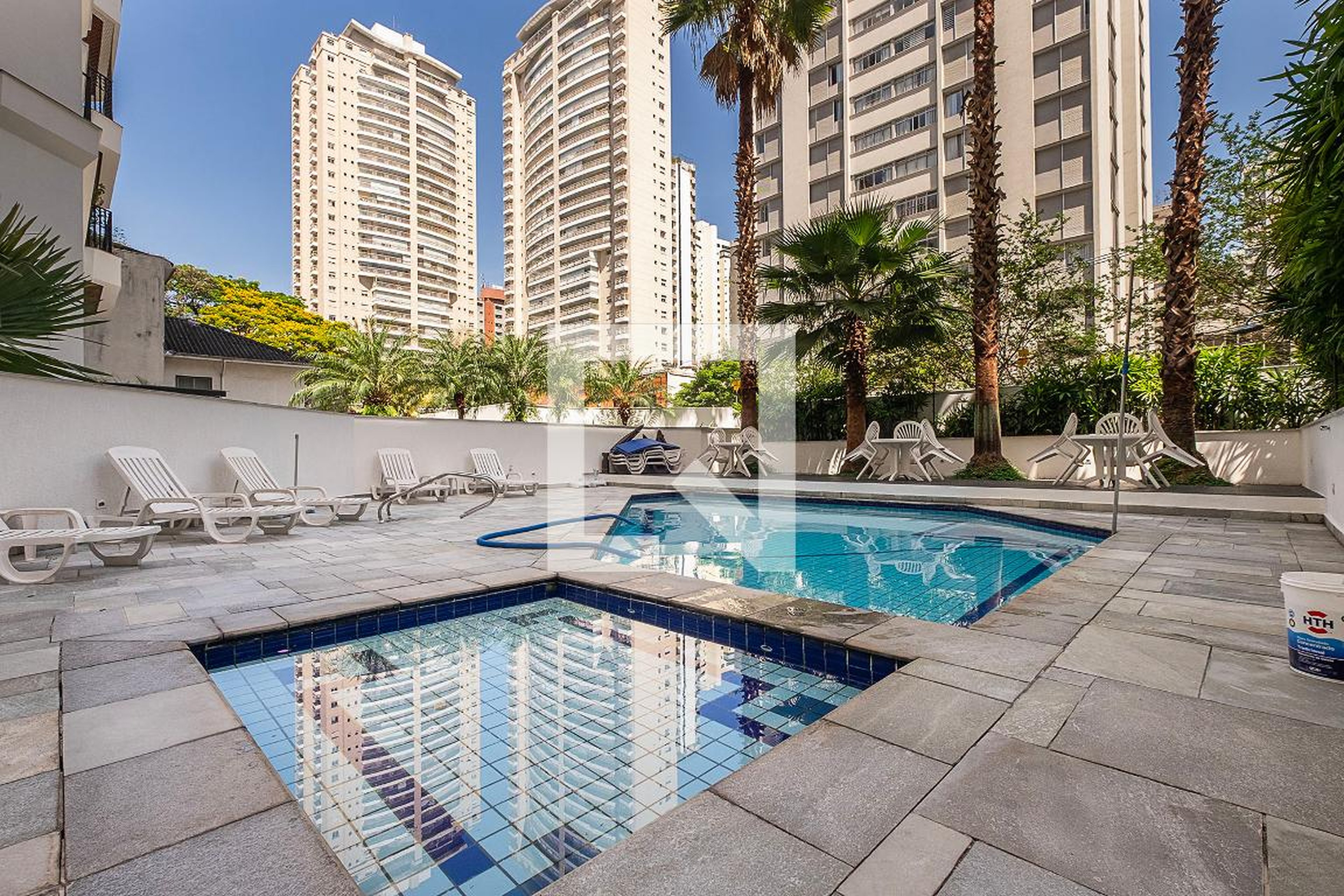 Piscina - Edifício Maison Kyoei Paraíso