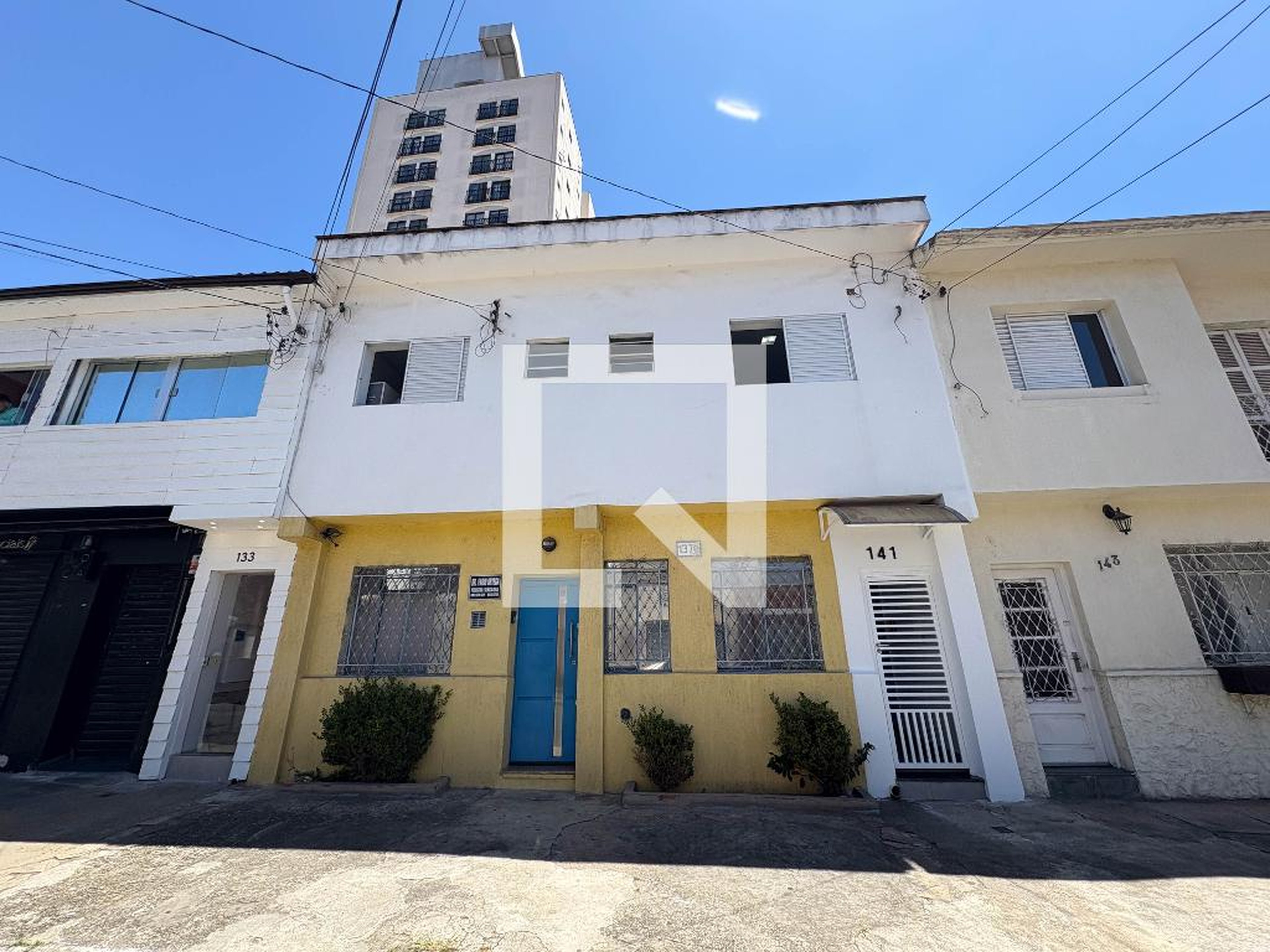 Fachada Condomínio em Rua Conceição Veloso, 141