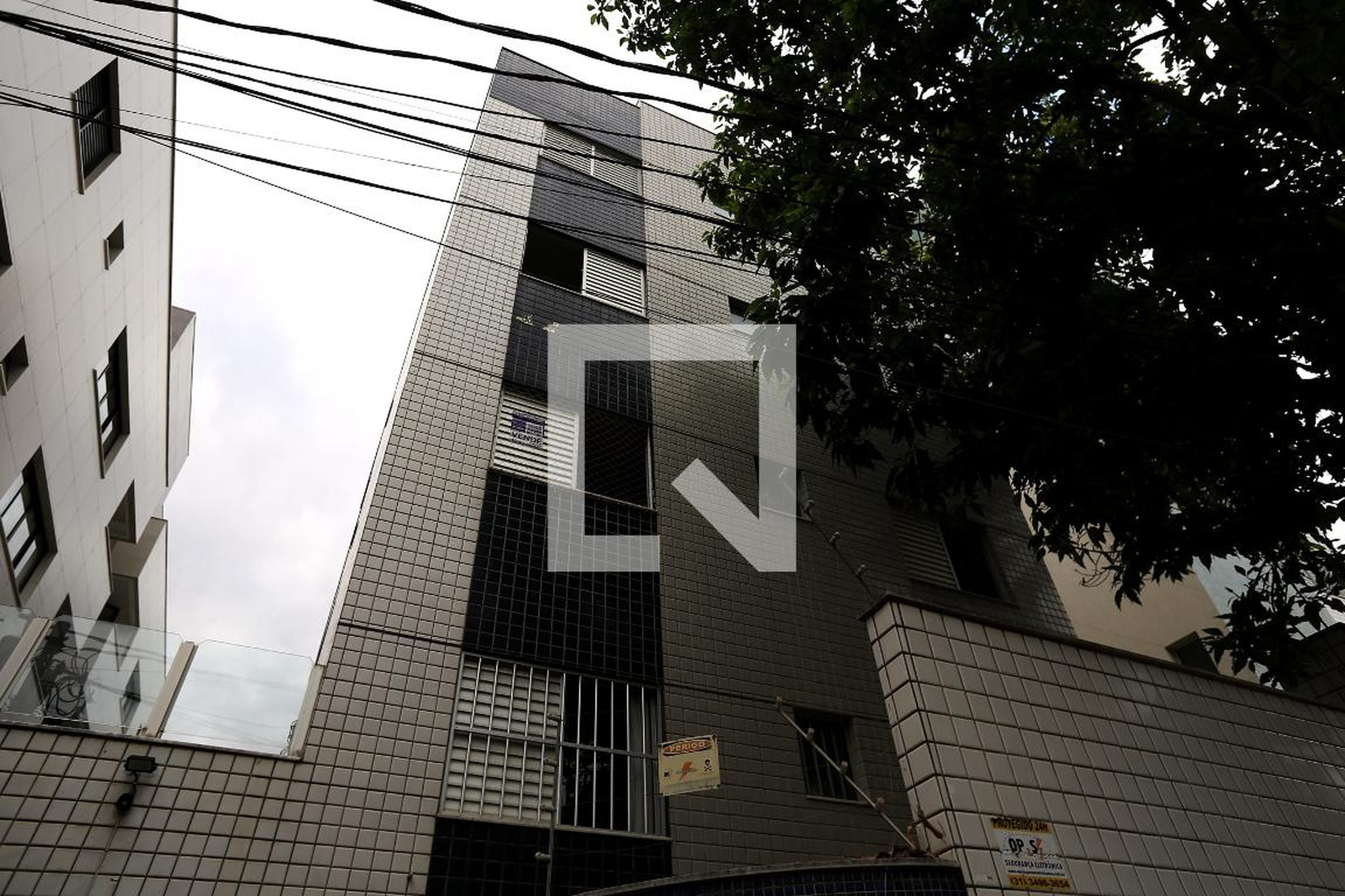 Fachada Condomínio em Rua General Carneiro, 319