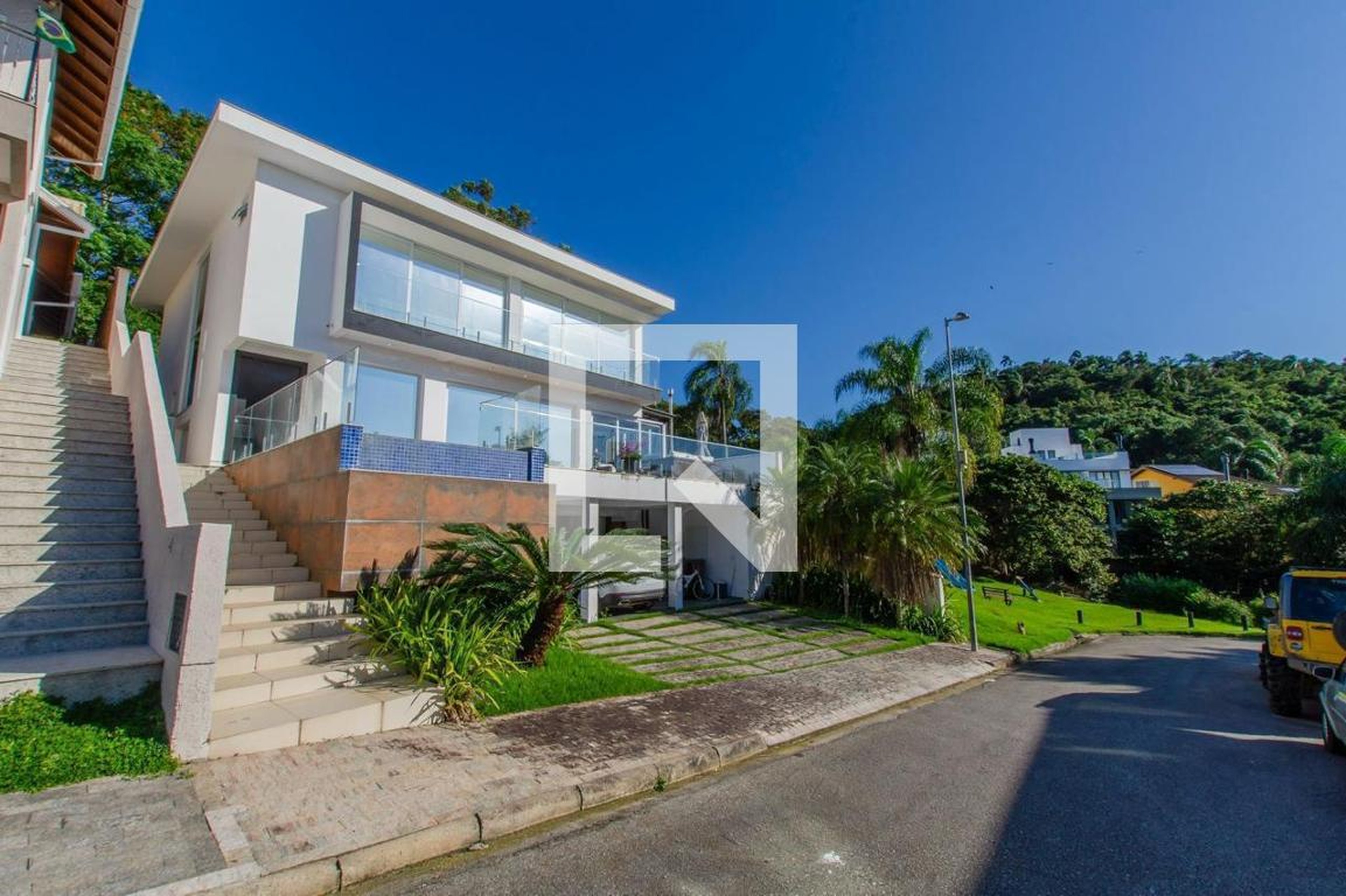 Fachada Condomínio Alberto de Santiago Residence