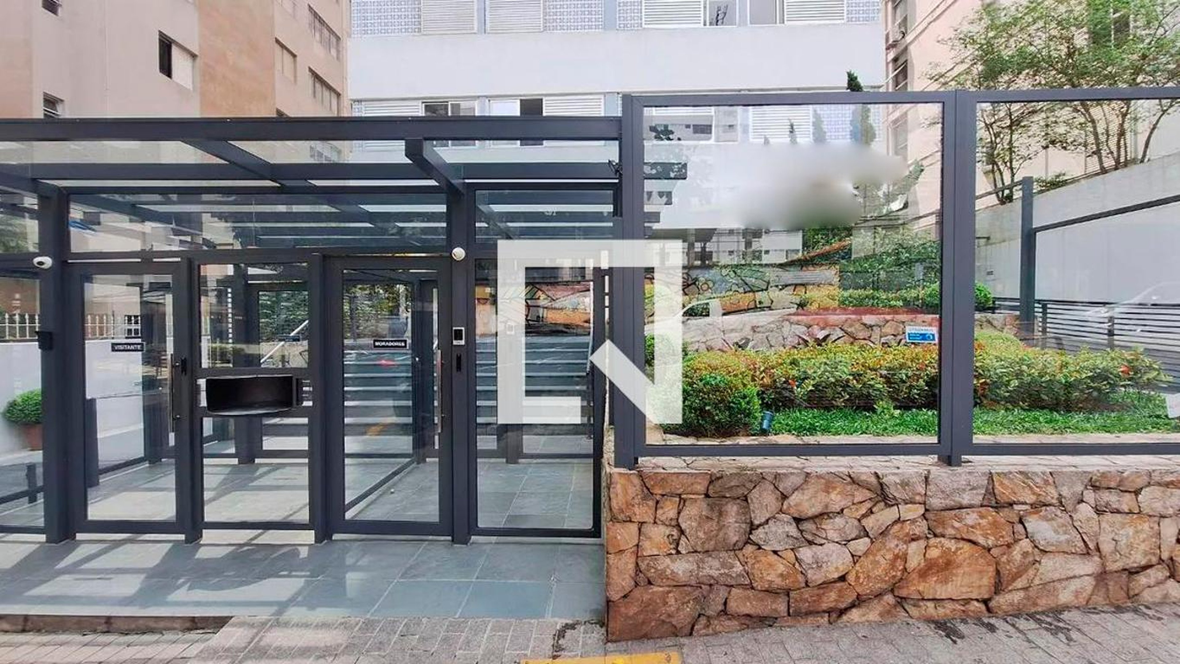 Fachada Condomínio em Rua Jesuíno Arruda, 294