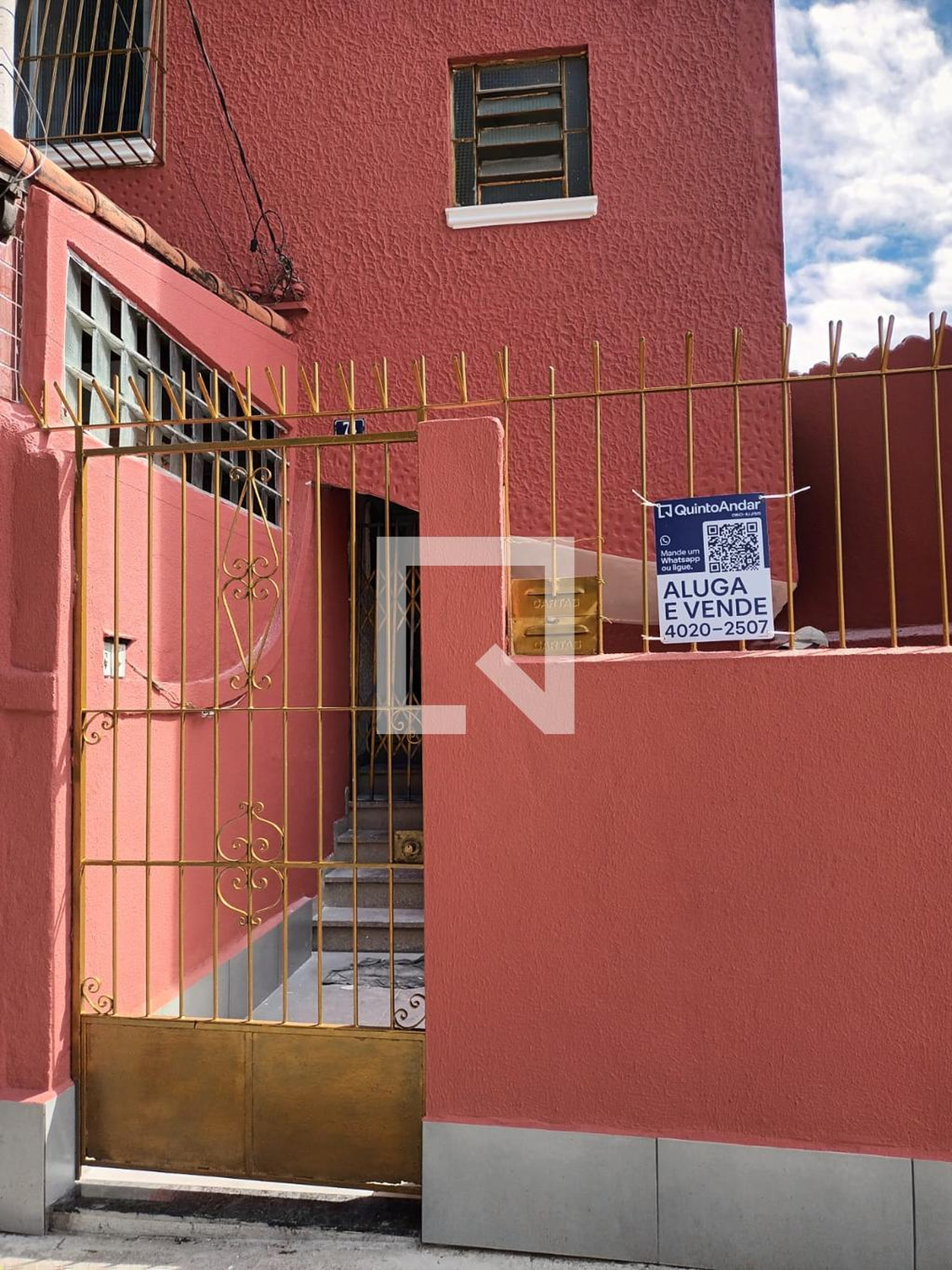 Fachada Condomínio em Rua Sales Guimarães, 74