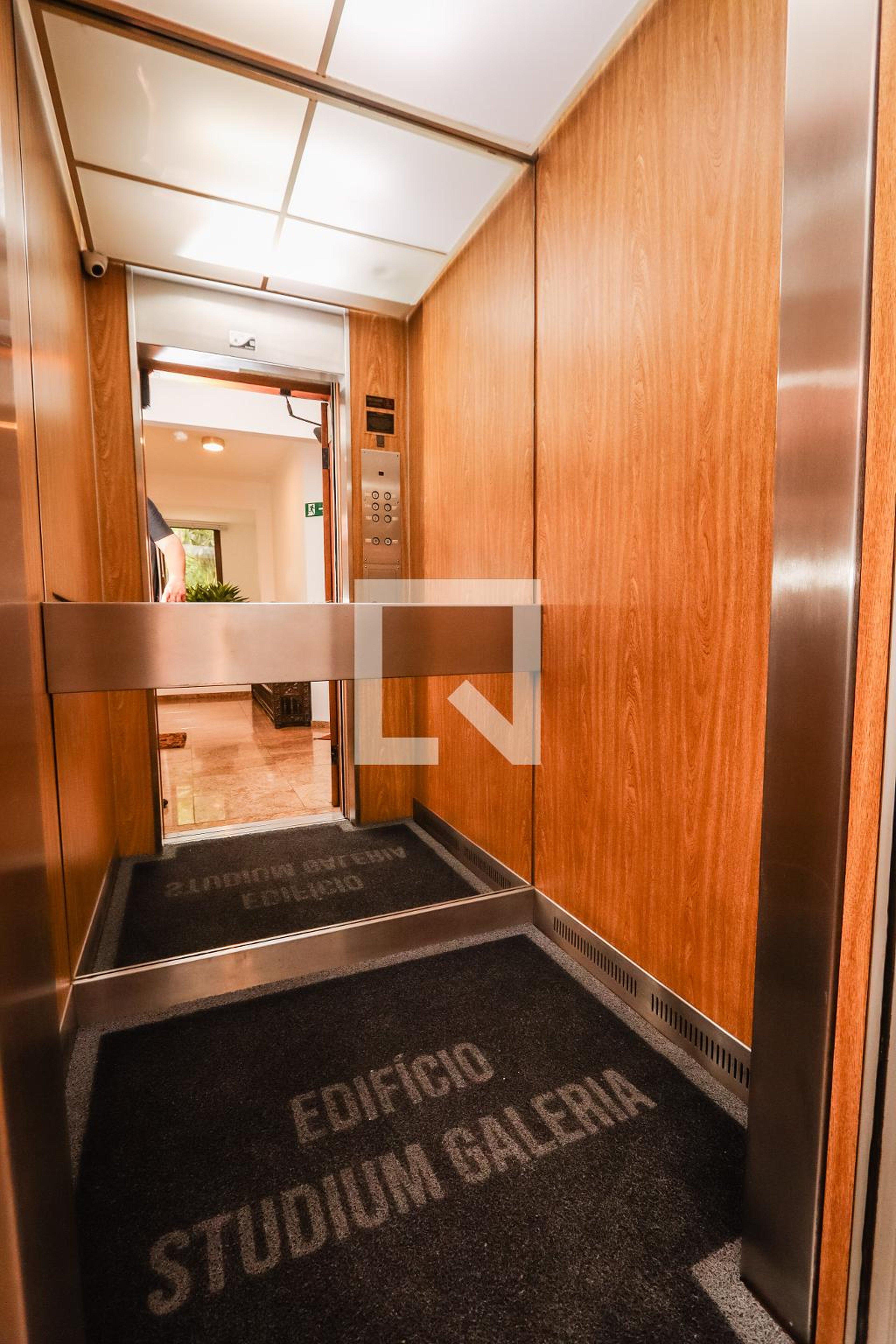 Elevador - Edifício Studium Galeria