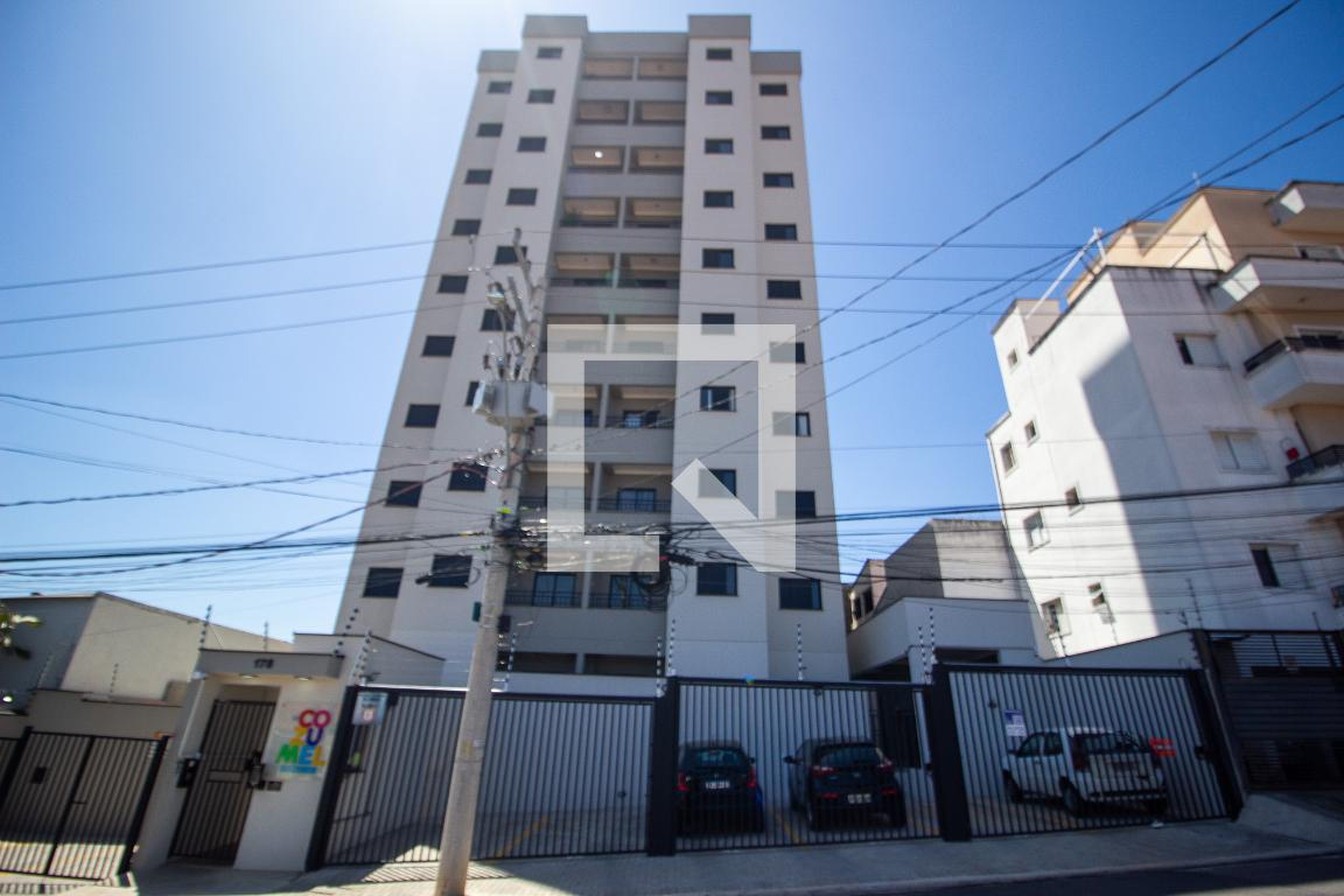 Fachada Condomínio em Rua Olimpio Mentone, 156