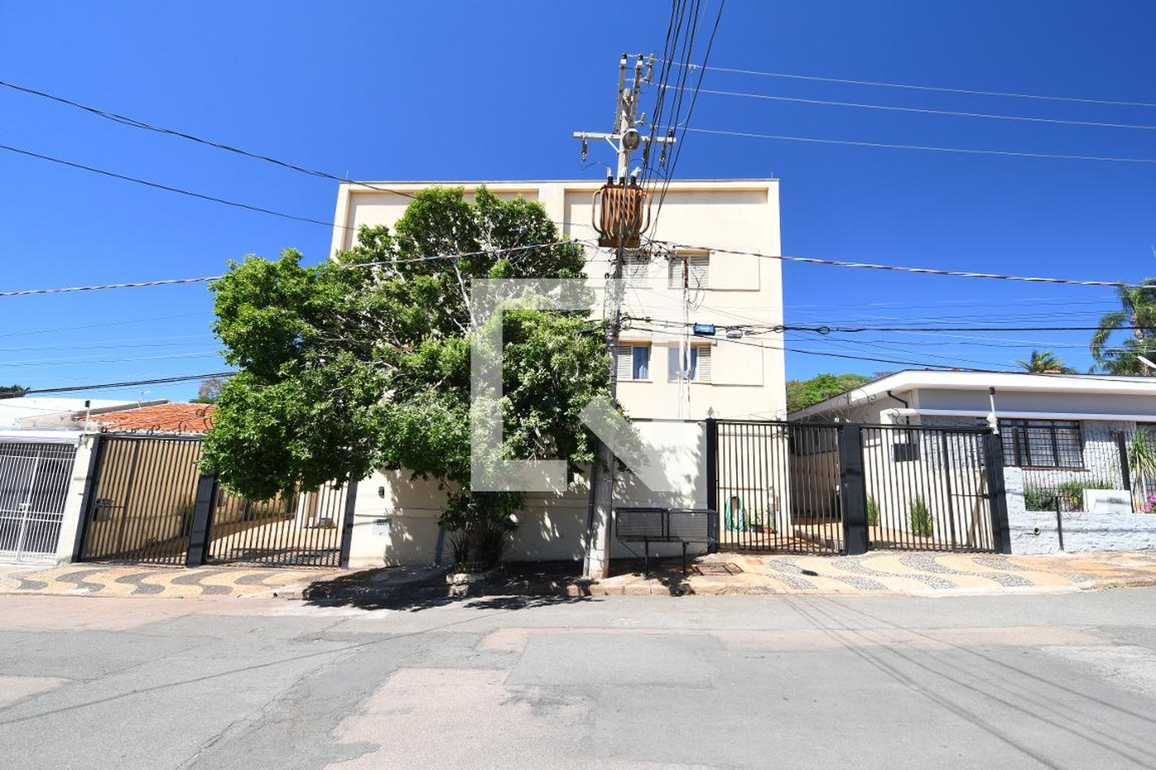 Fachada do Prédio Condomínio em Rua José Antônio Pinto Borges, 71