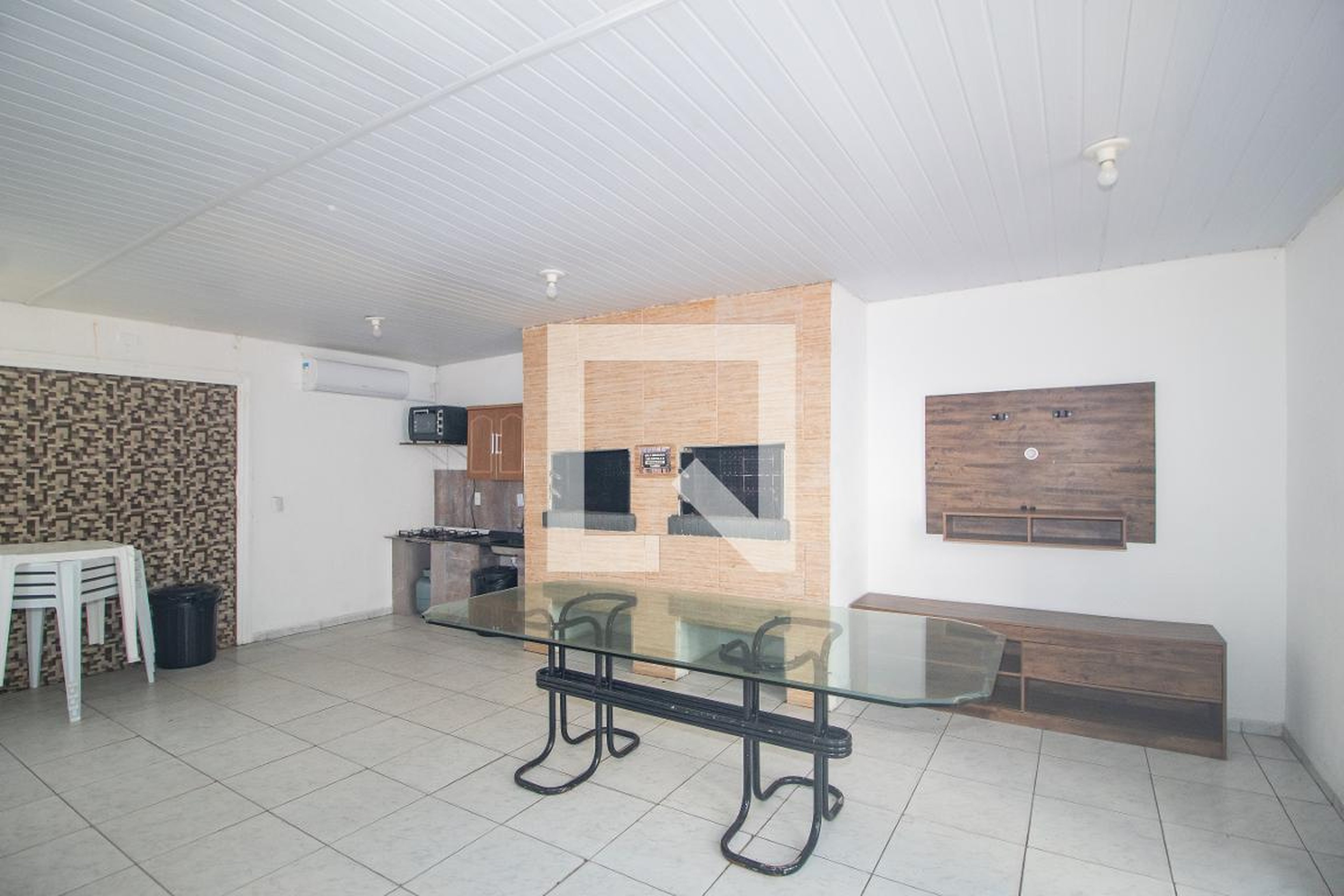 Salão de Festas - Ana Gonçalves Joaquina