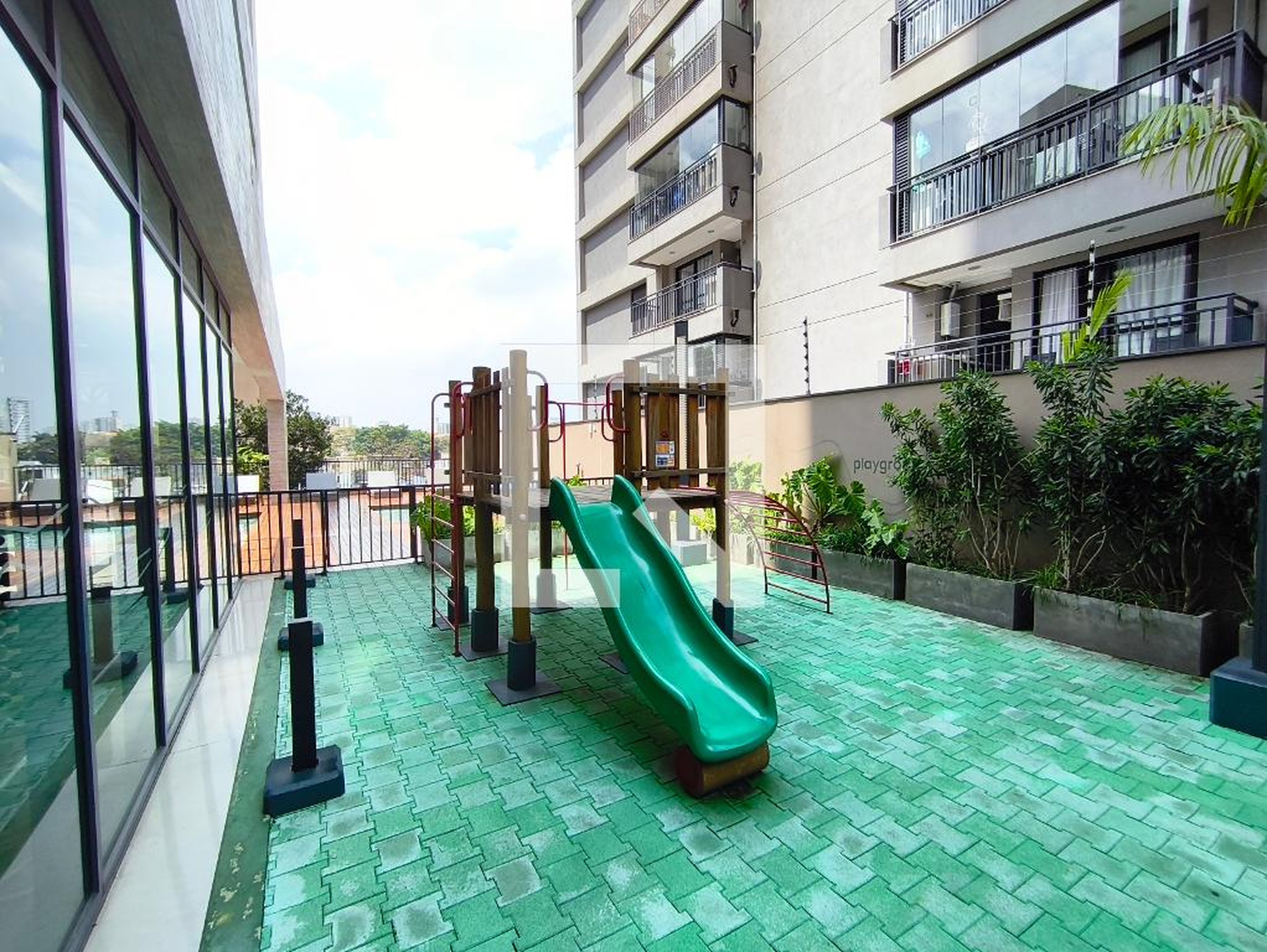 Playground - L Klabin