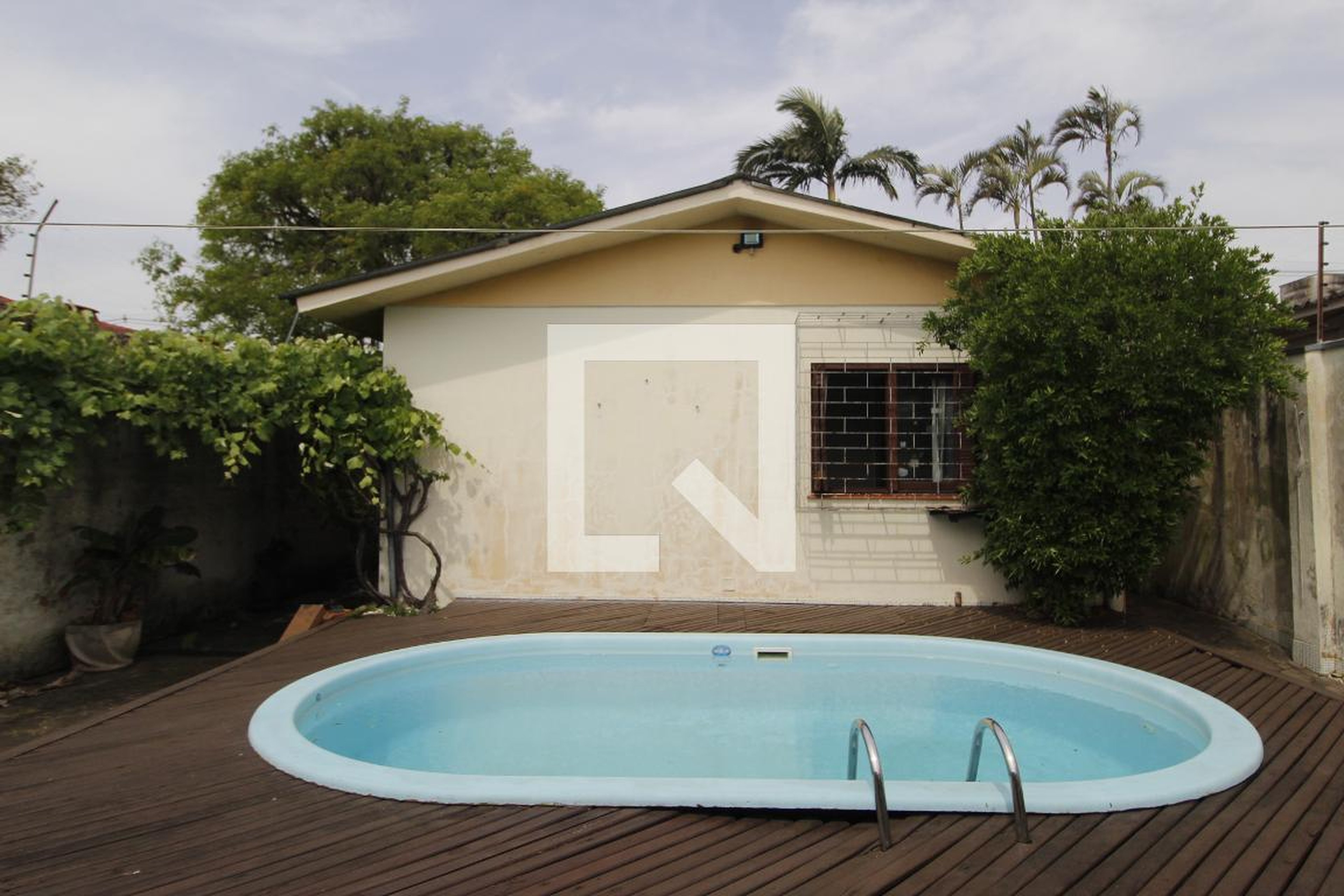 Piscina Condomínio em Rua Lila Ripoll, 532