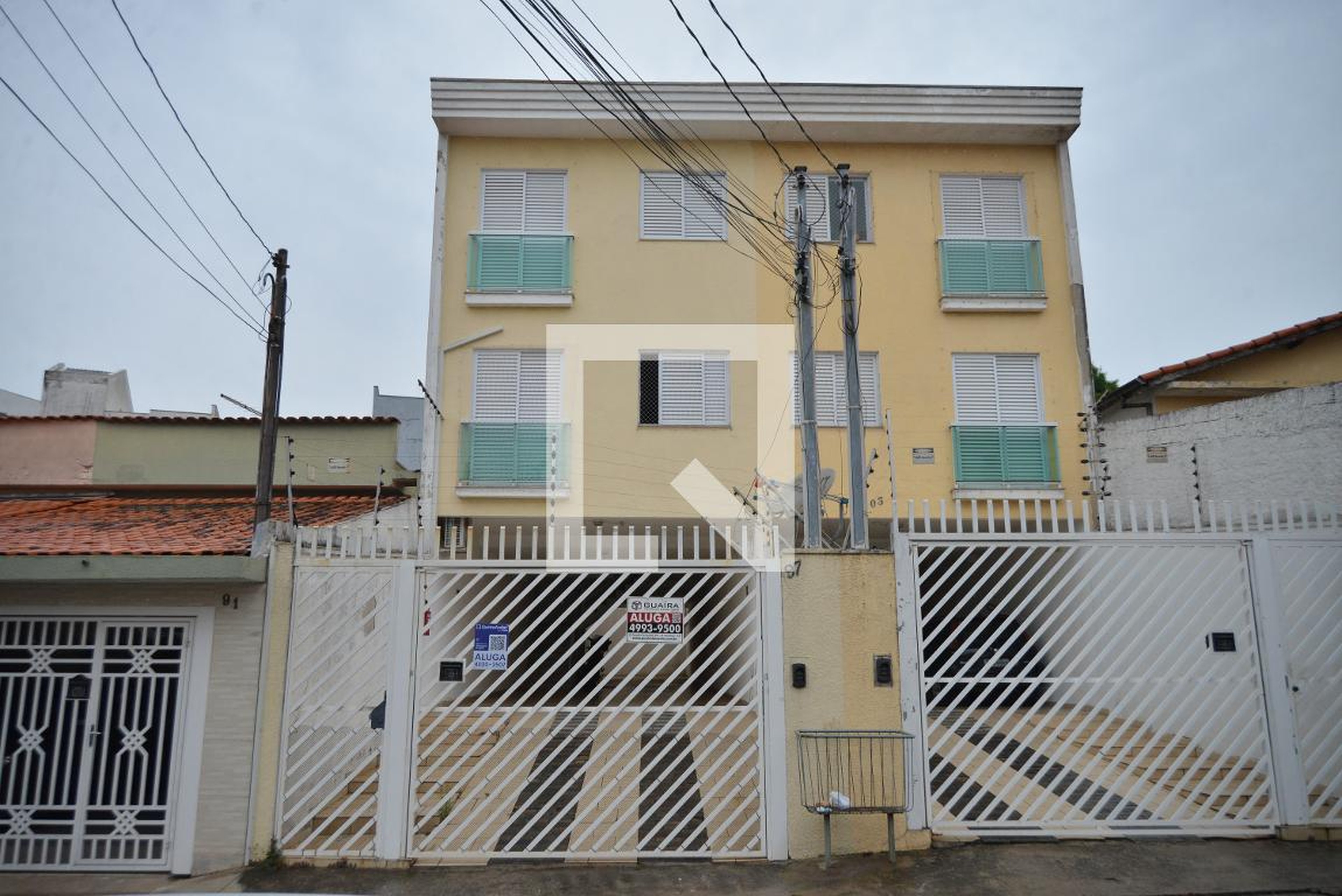 Fachada do Prédio Condomínio em Rua Alabastro, 97